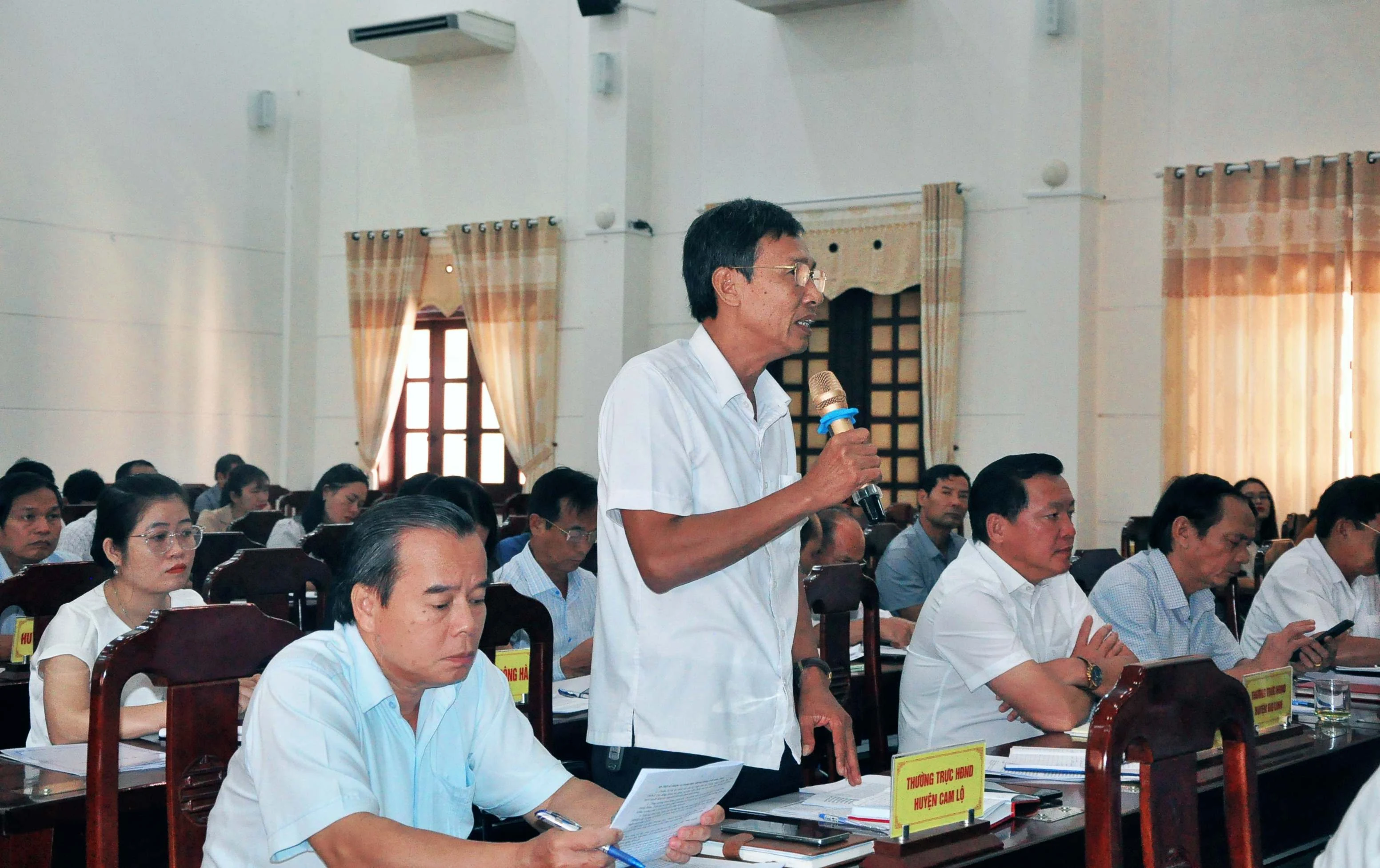 Giao ban Thường trực HĐND tỉnh với Thường trực HĐND cấp huyện