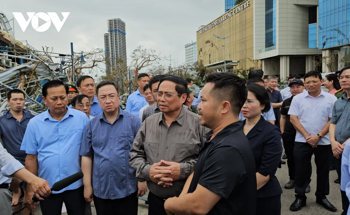 Thủ tướng kiểm tra vùng tâm bão đi qua và chỉ đạo cấp bách khắc phục hậu quả bão số 3