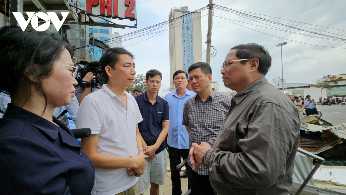 Thủ tướng kiểm tra vùng tâm bão đi qua và chỉ đạo cấp bách khắc phục hậu quả bão số 3