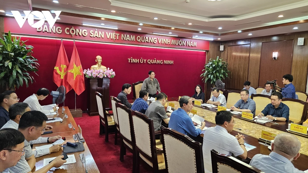 Thủ tướng kiểm tra vùng tâm bão đi qua và chỉ đạo cấp bách khắc phục hậu quả bão số 3