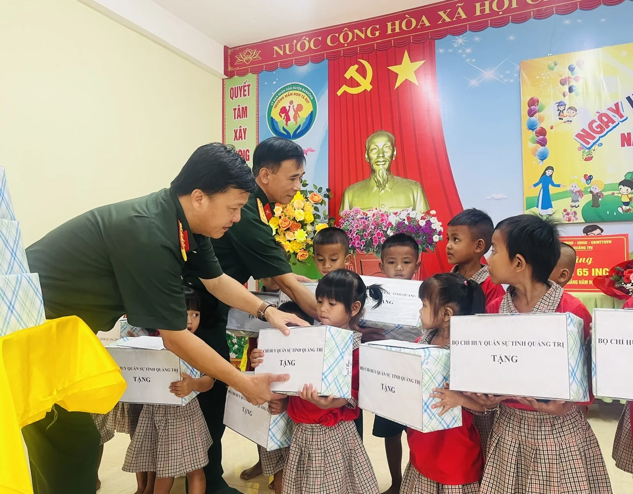 Lãnh đạo tỉnh Quảng Trị dự lễ khai giảng năm học mới tại các địa phương