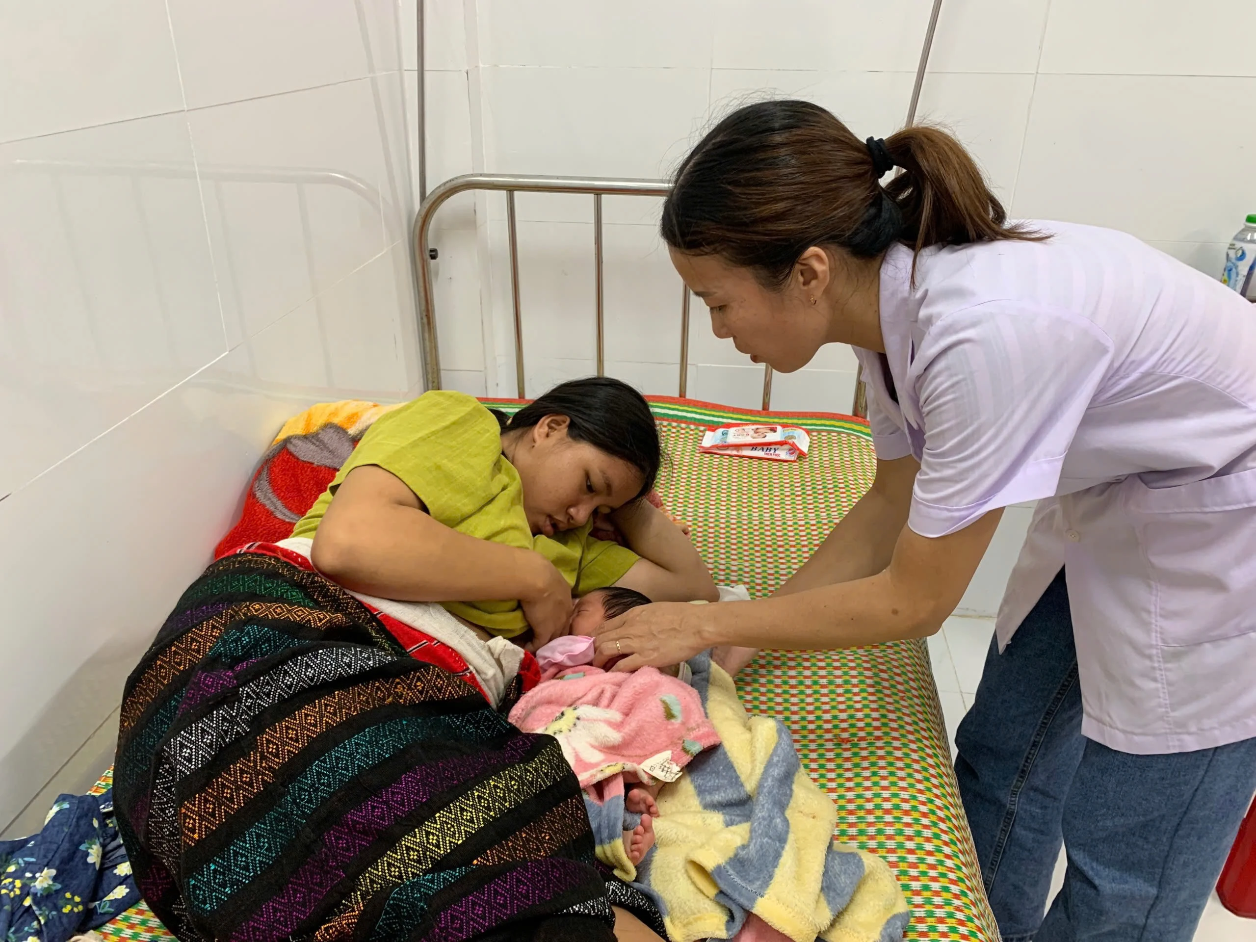 Khởi sắc trong công tác chăm sóc sức khỏe sinh sản tại Ba Nang