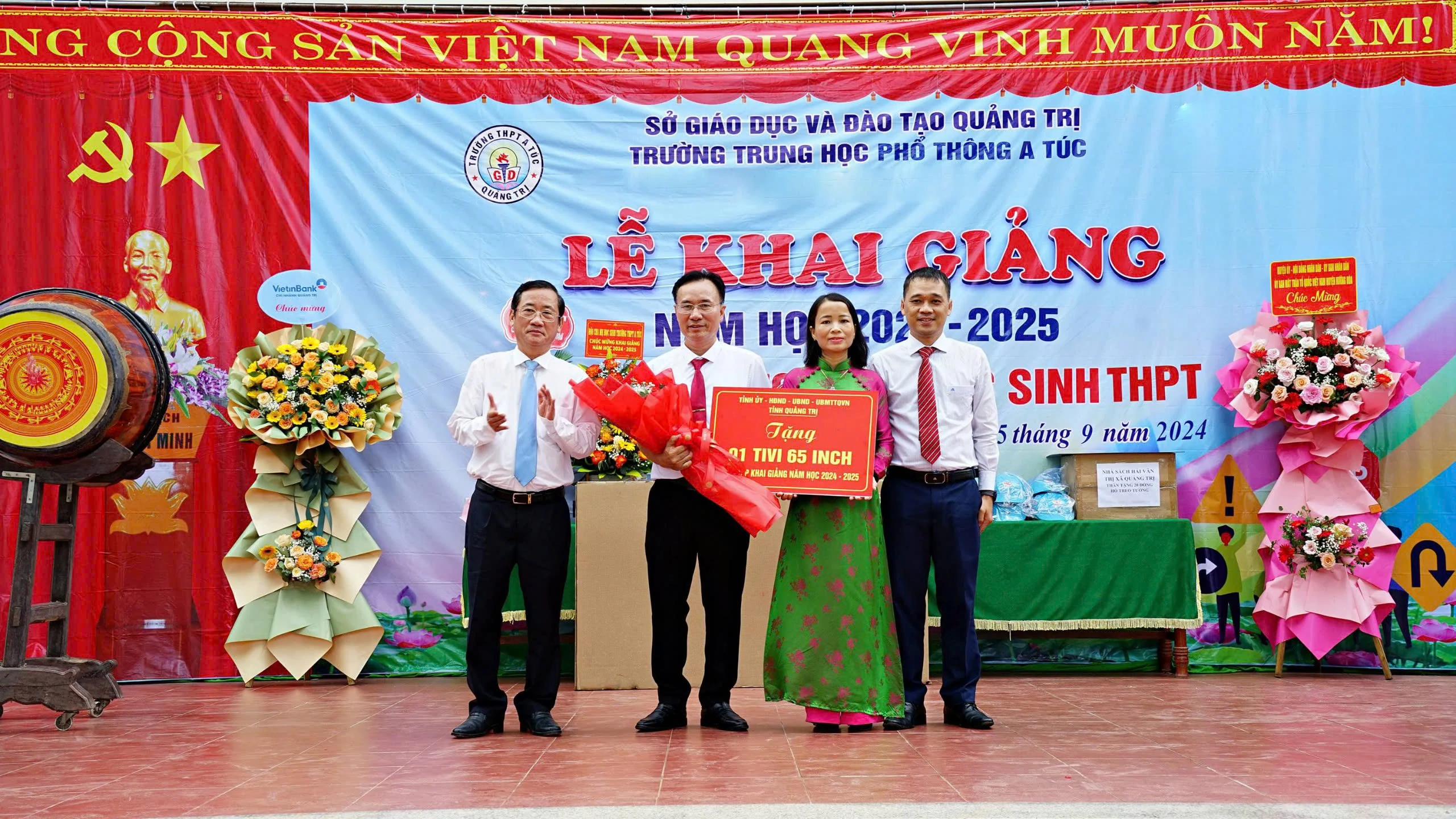 Lãnh đạo tỉnh Quảng Trị dự lễ khai giảng năm học mới tại các địa phương