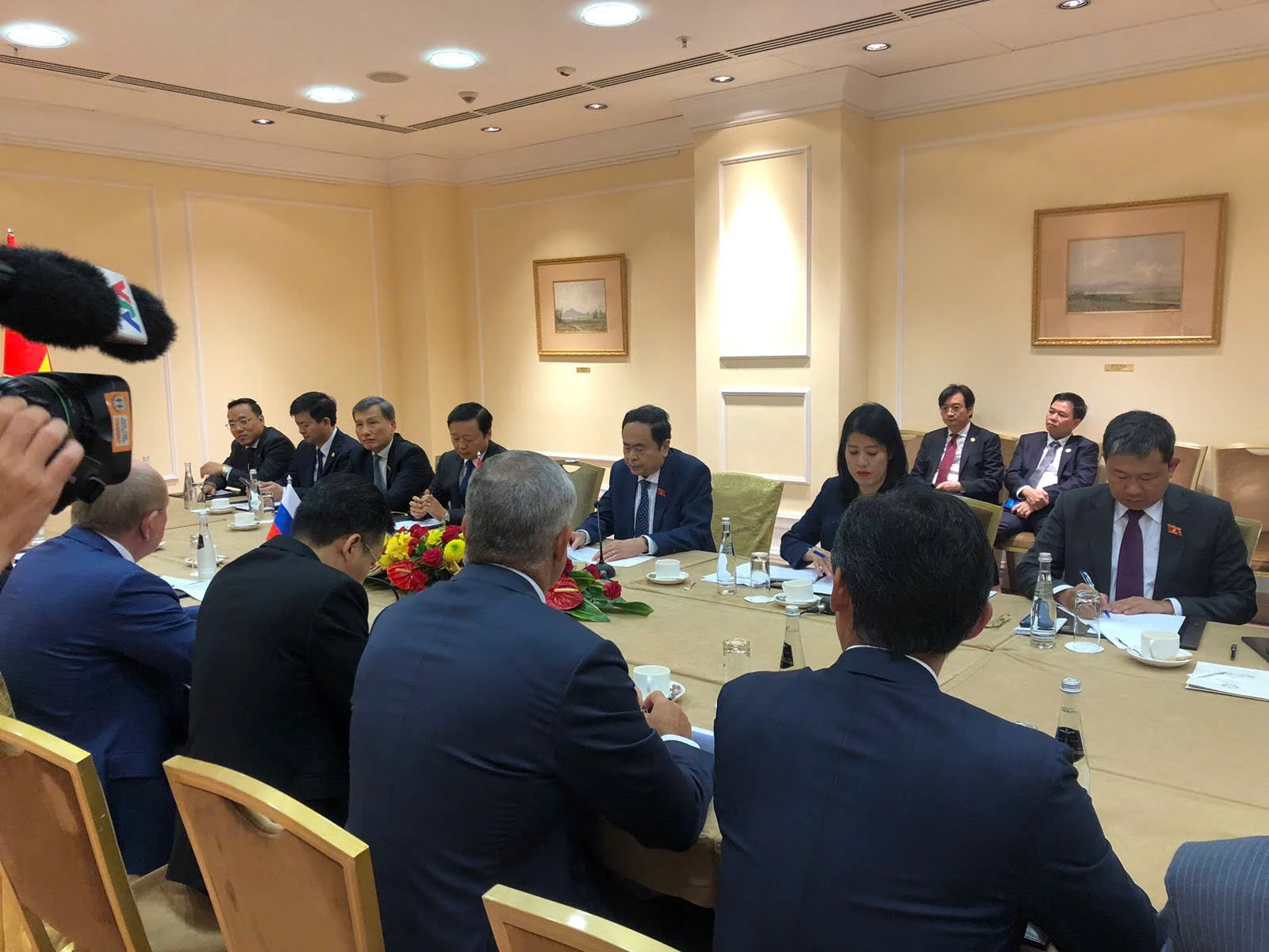 Bí thư Tỉnh ủy Lê Quang Tùng làm việc với Công ty Gazprom International và Tập đoàn Dầu khí quốc gia Việt Nam