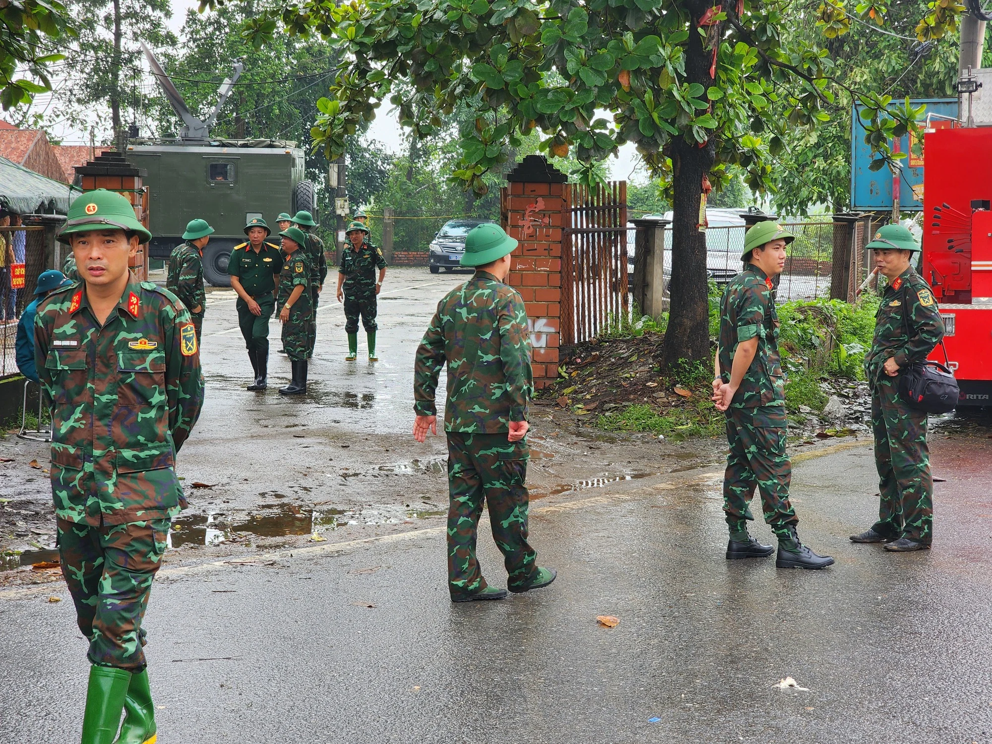 Vụ sập cầu Phong Châu: Chuẩn bị các điều kiện để lắp đặt cầu phao