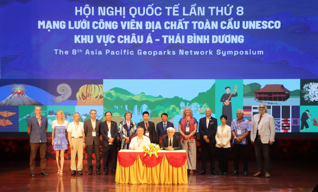 Bế mạc Hội nghị quốc tế lần thứ 8 của Mạng lưới Công viên địa chất (CVĐC) toàn cầu UNESCO khu vực châu Á - Thái Bình Dương