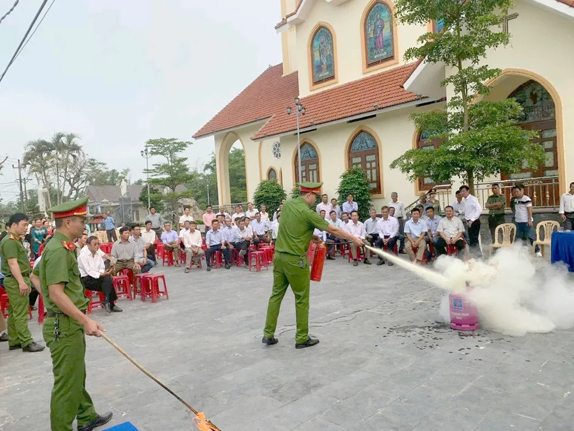 Công an chính quy về xã: Dấu ấn từ việc làm và chiến công