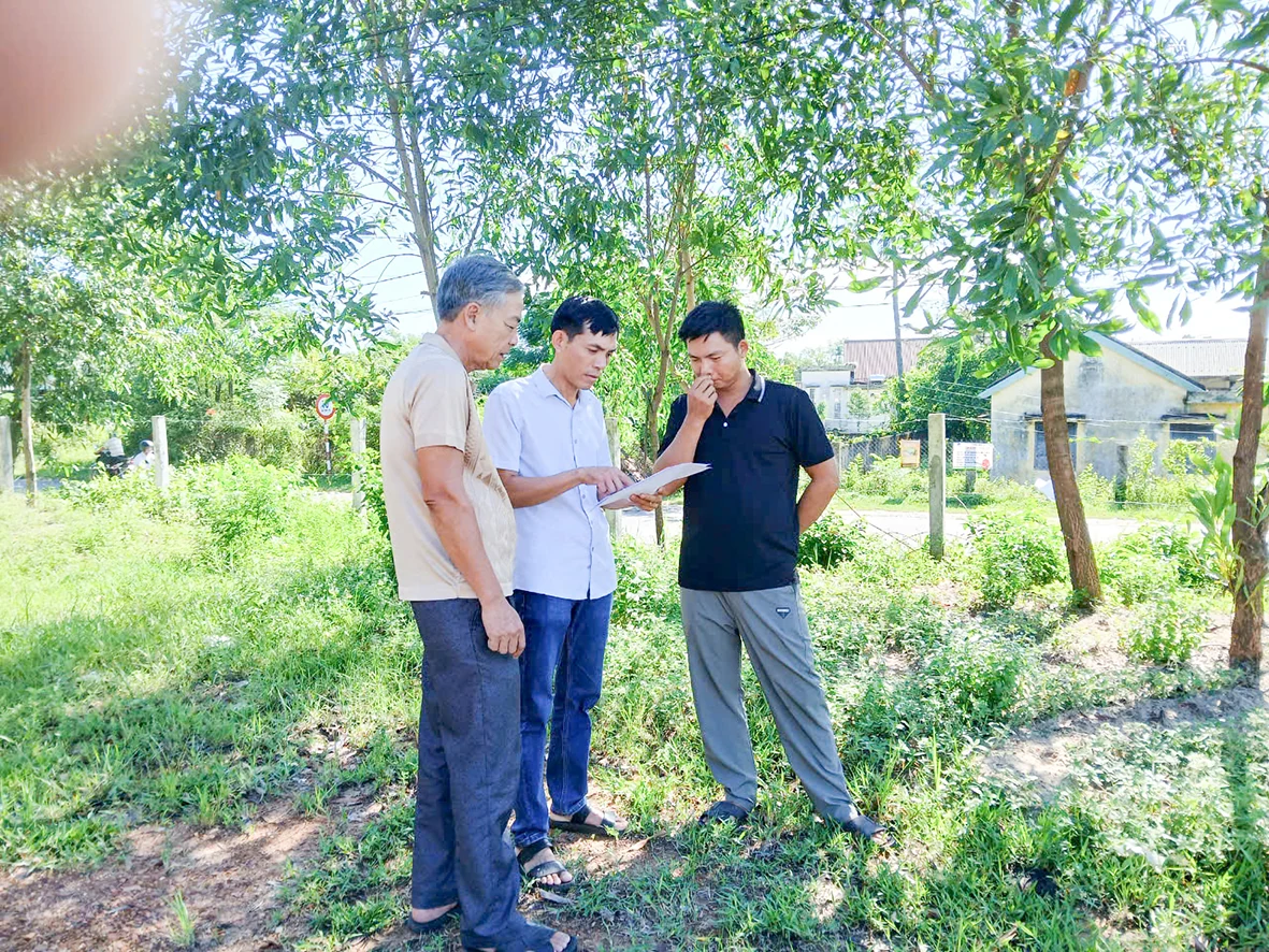 Bí thư chi bộ kiêm trưởng khóm gương mẫu học tập và làm theo Bác