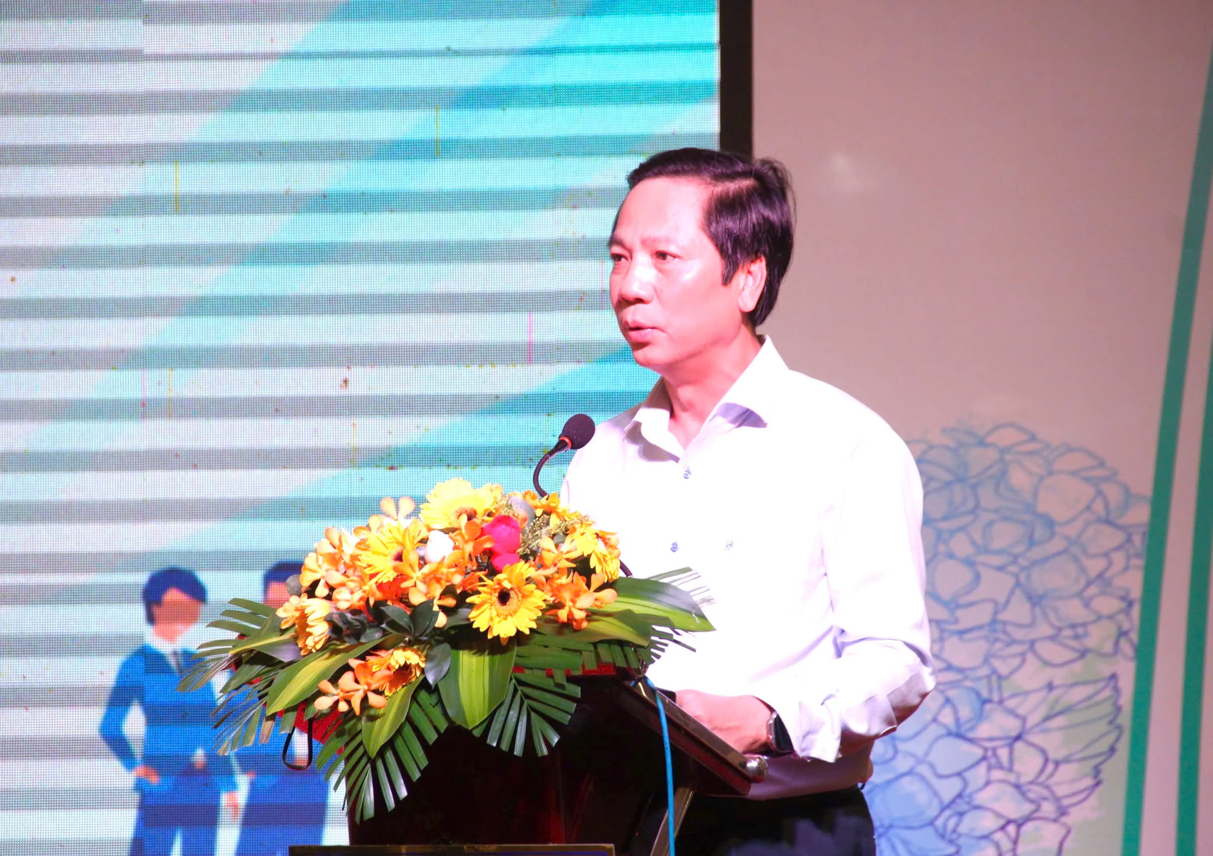 Trao 101 suất học bổng “Tiếp sức đến trường” cho tân sinh viên Quảng Trị gặp hoàn cảnh khó khăn