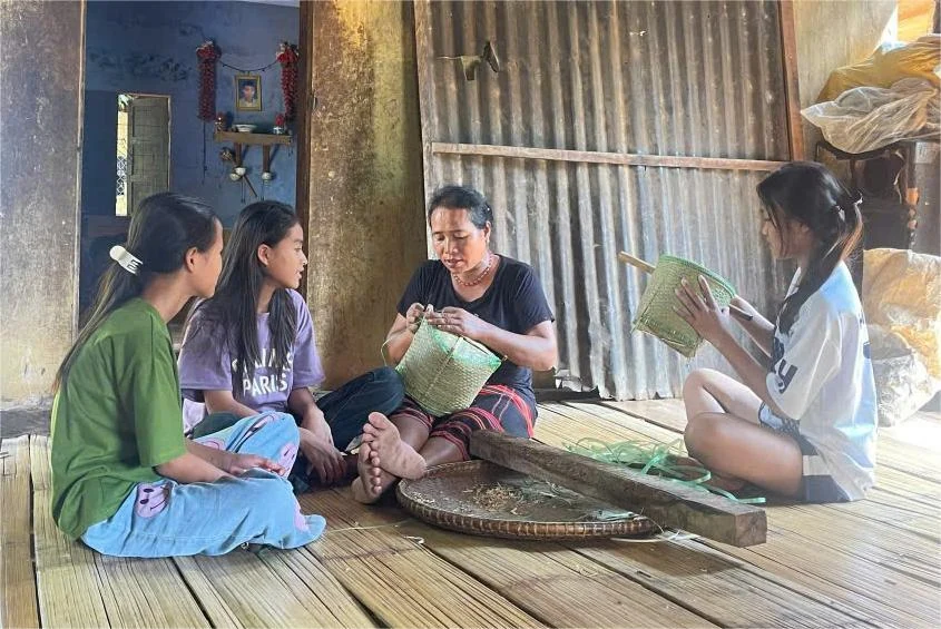 Khuyến khích người lao động dân tộc thiểu số đi làm việc ngoại tỉnh