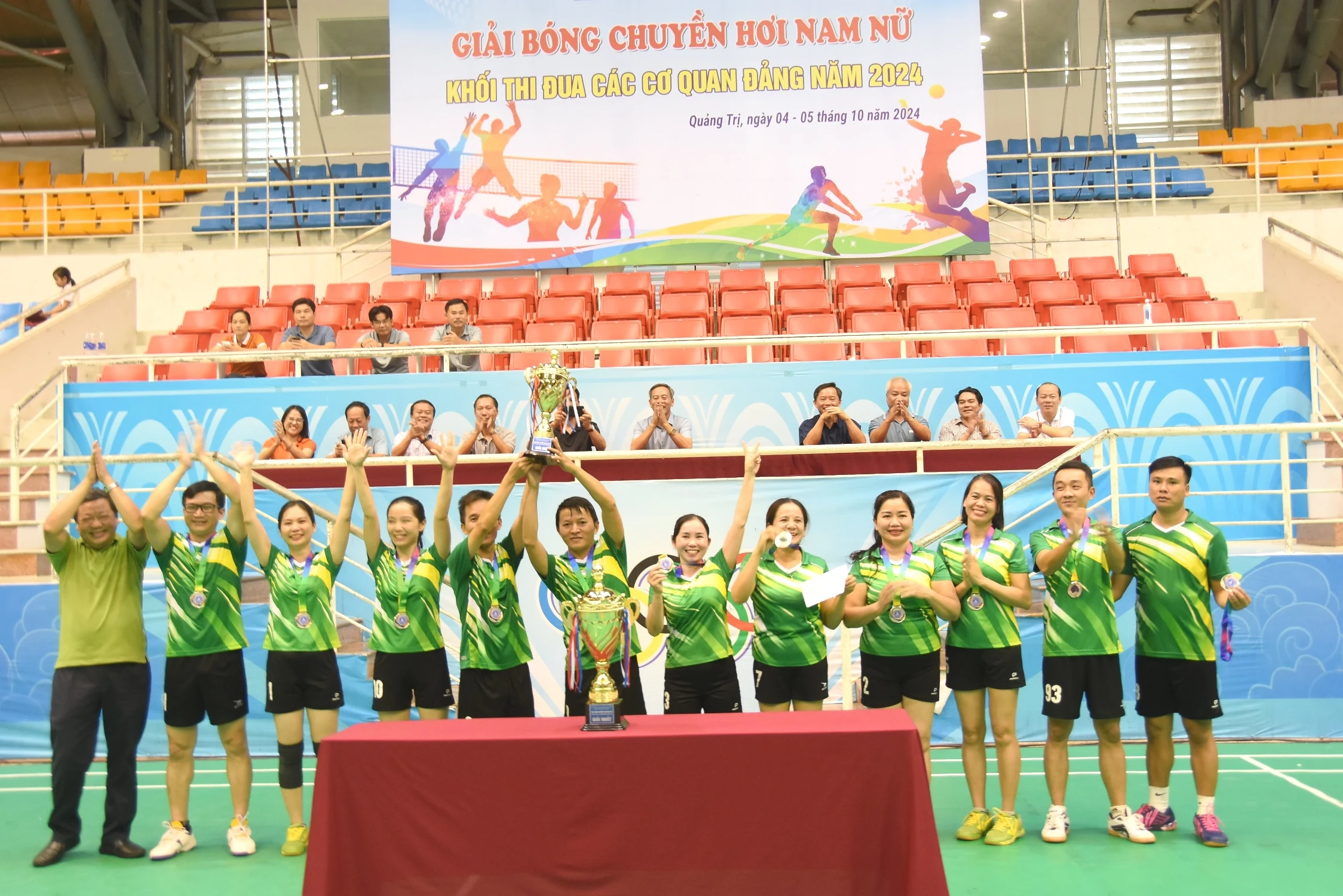 Bế mạc, trao giải Giải bóng chuyền hơi nam nữ Khối Thi đua các cơ quan Đảng năm 2024