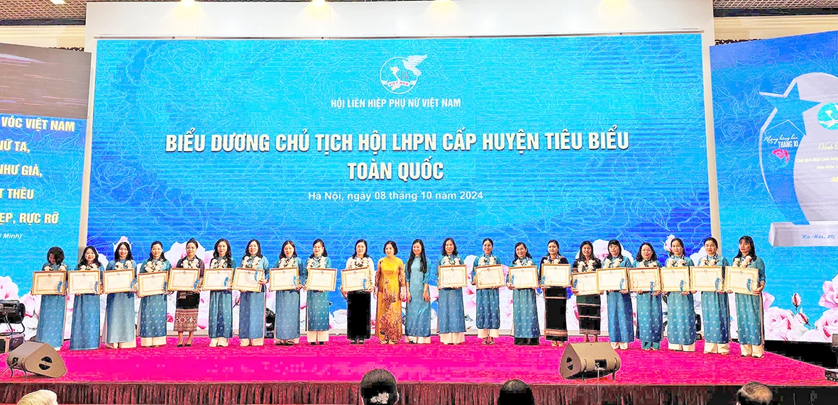 Chủ tịch hội phụ nữ huyện tiêu biểu toàn quốc