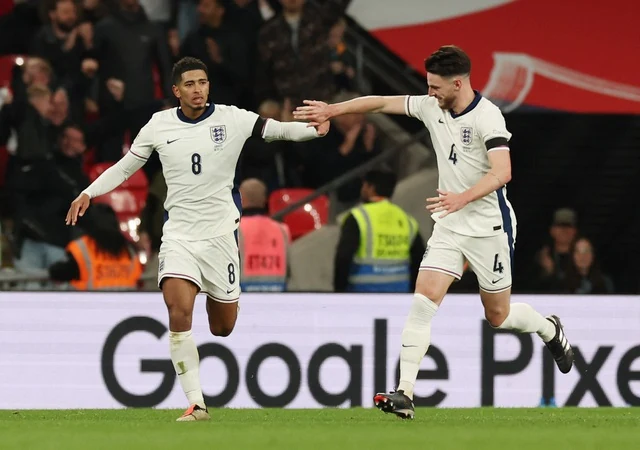 Thủng lưới phút bù giờ, tuyển Anh nhận thất bại sốc Nations League