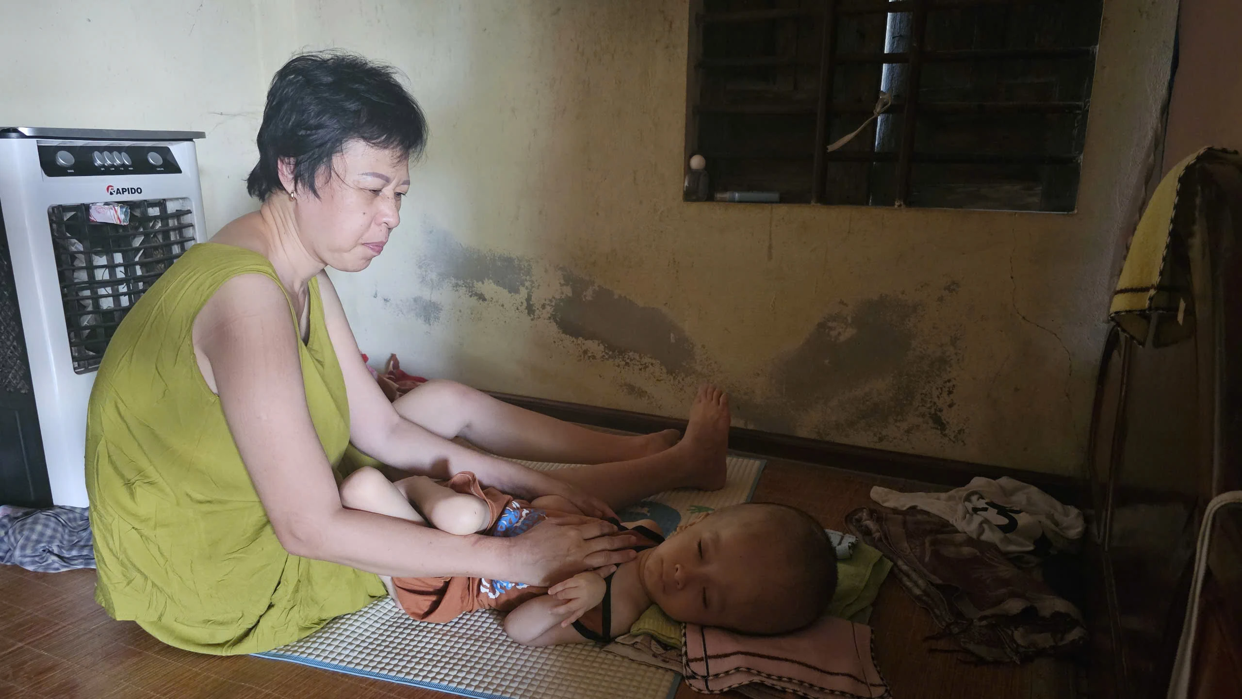 “Mong con sống lâu với mẹ”