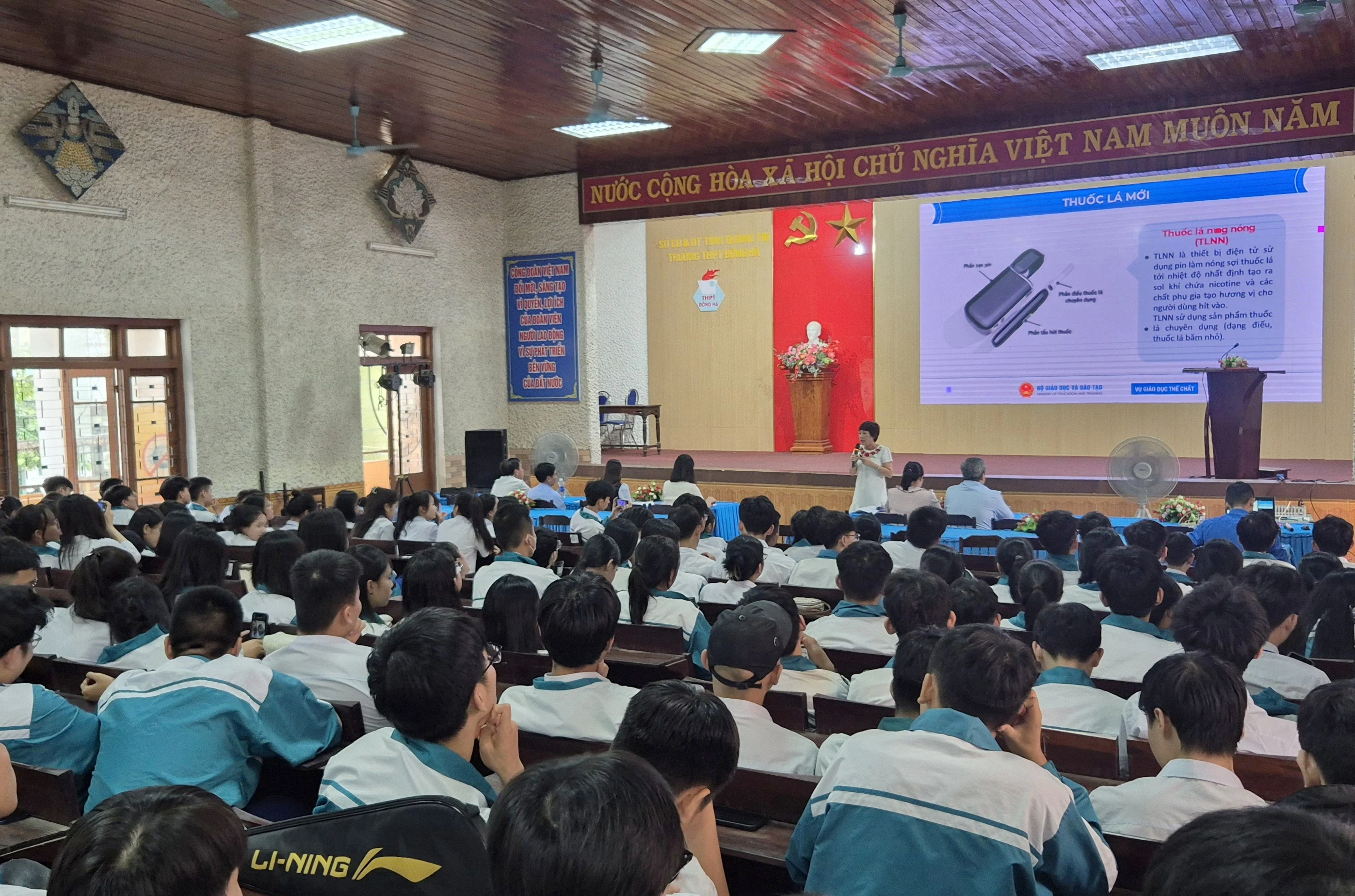 Truyền thông phòng, chống tác hại thuốc lá cho hơn 400 học sinh Trường THPT Đông Hà