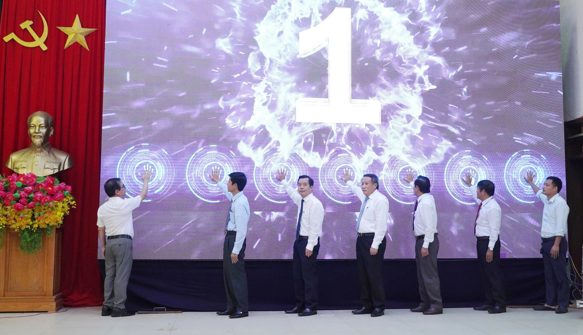 Huyện Gio Linh phát động đợt thi đua cao điểm xây dựng huyện đạt chuẩn nông thôn mới vào năm 2025