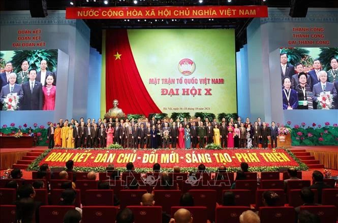 Ông Đỗ Văn Chiến giữ chức Chủ tịch Ủy ban Trung ương Mặt trận Tổ quốc Việt Nam khóa X
