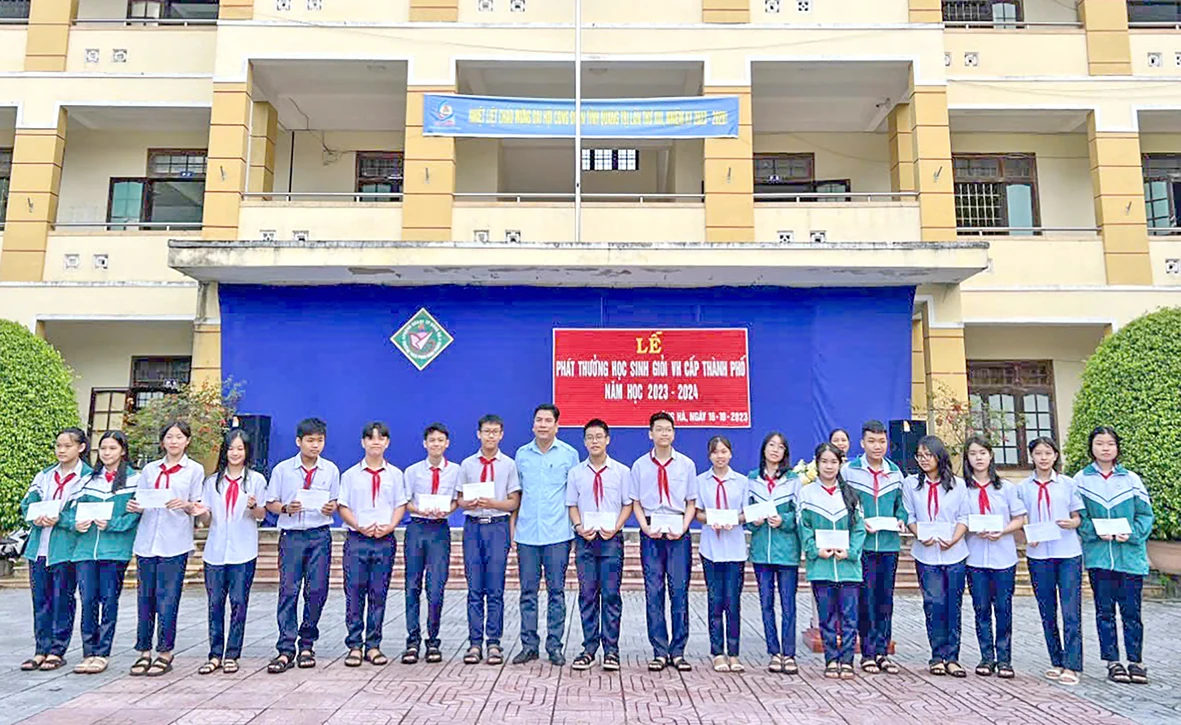 Trường THCS Phan Đình Phùng, hành trình 20 năm và mục tiêu trường trọng điểm chất lượng cao