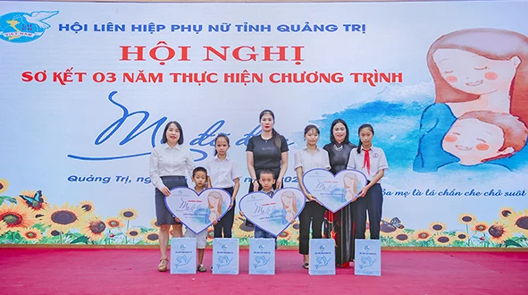 Khi yêu thương dẫn lối
