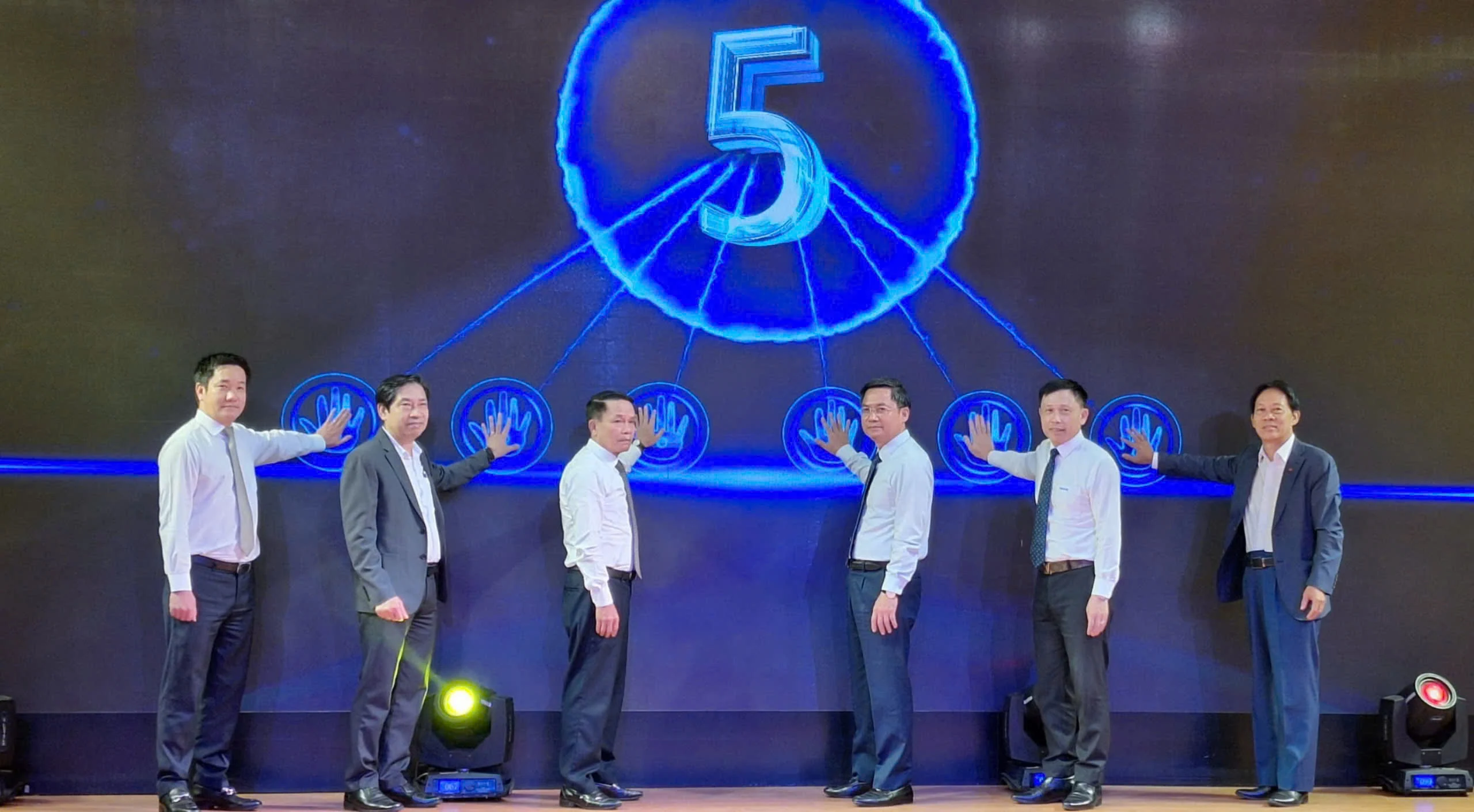 Kinh te & Do thi Newspaper launches converged newsroom and digital ecosystem