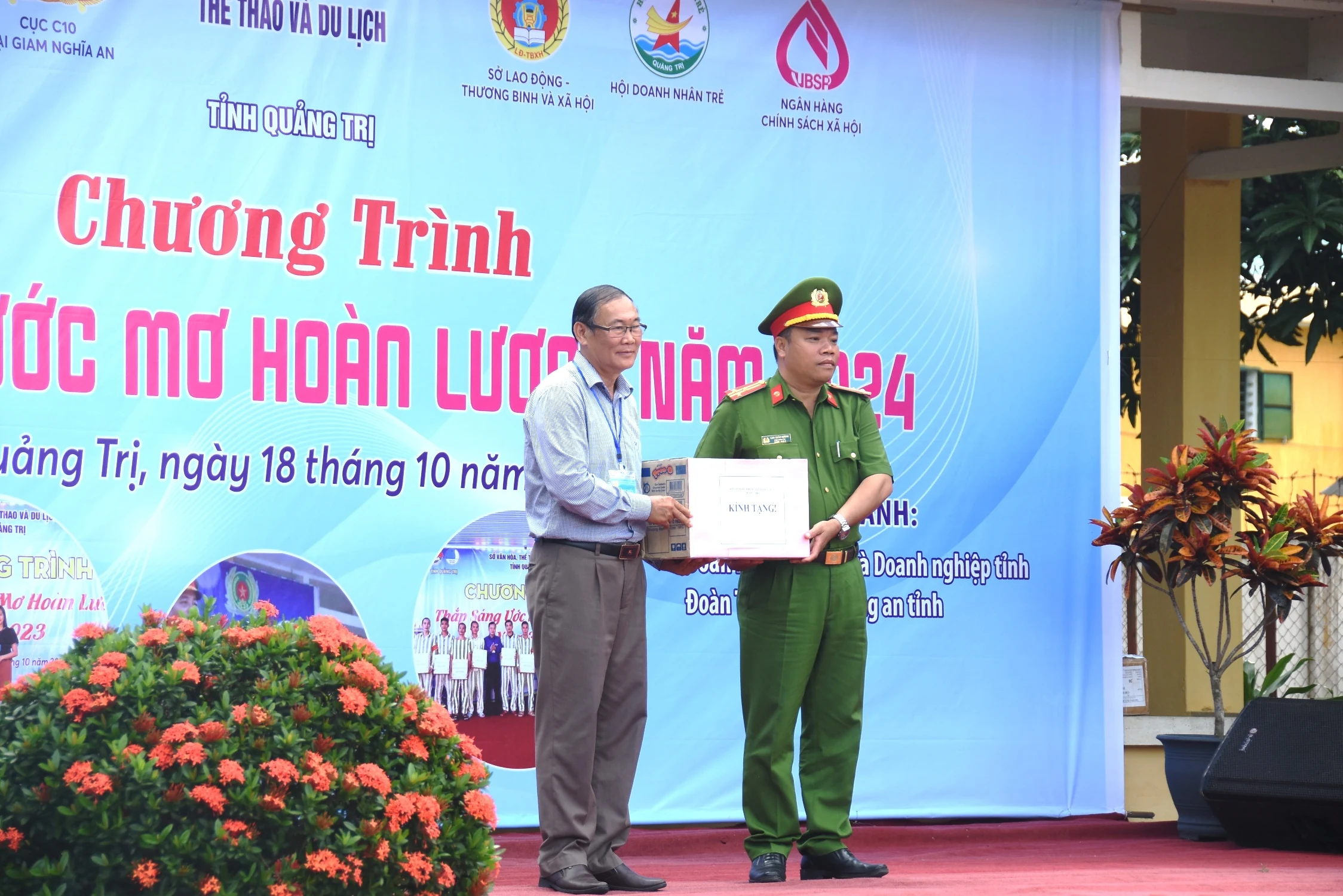 1.000 phạm nhân tham gia chương trình “Thắp sáng ước mơ hoàn lương”