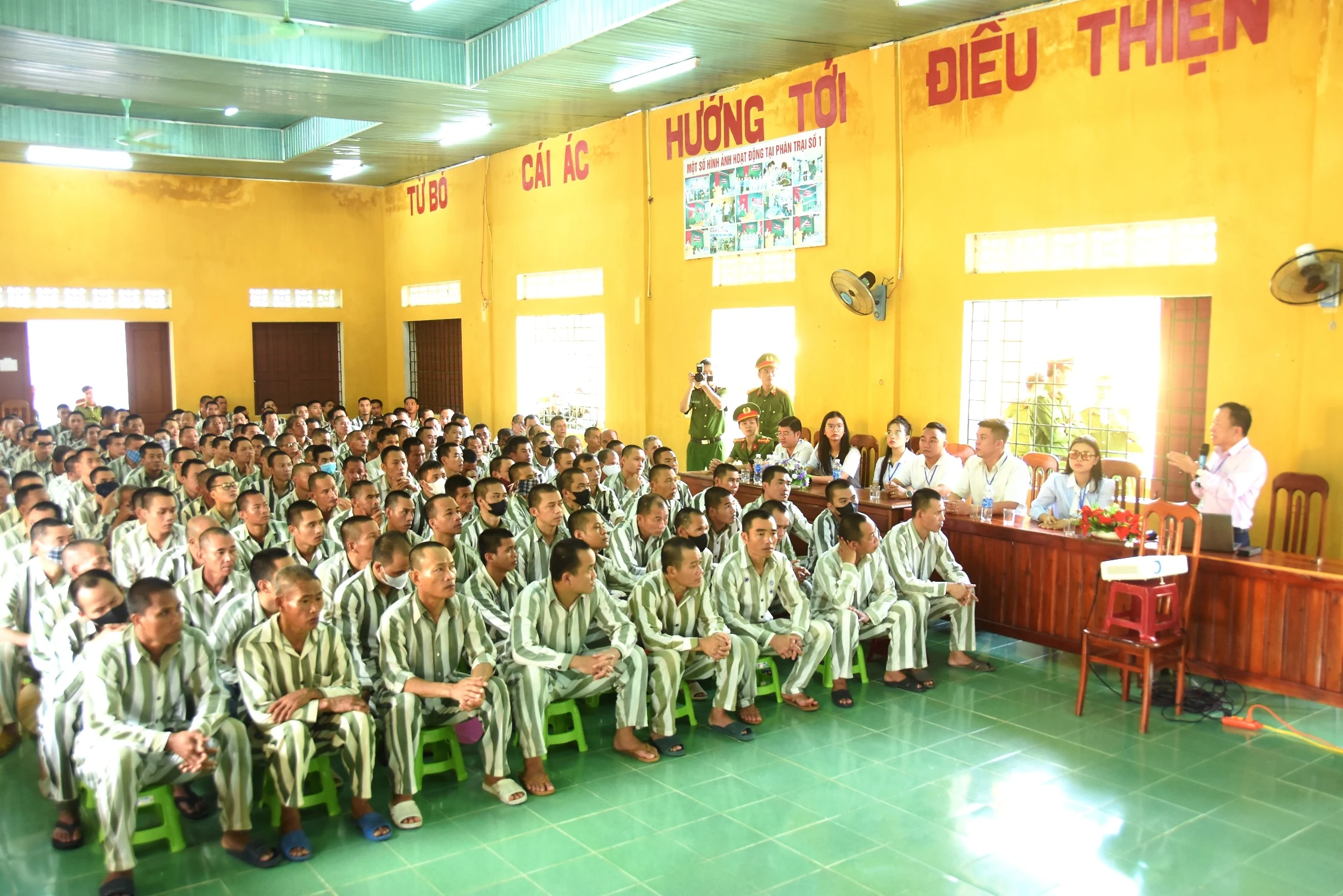 1.000 phạm nhân tham gia chương trình “Thắp sáng ước mơ hoàn lương”