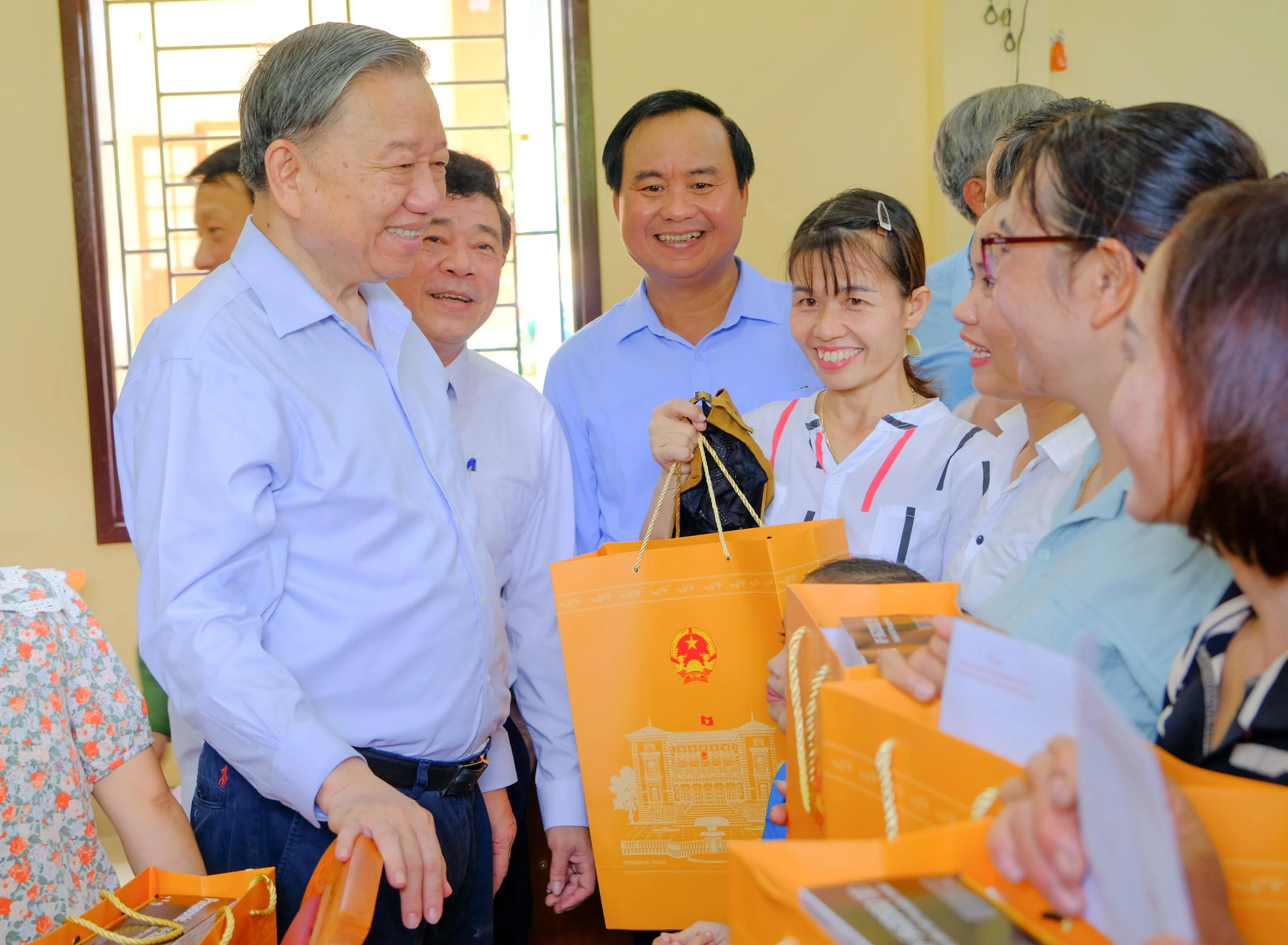 Tổng Bí thư, Chủ tịch nước Tô Lâm thăm, làm việc tại huyện đảo Cồn Cỏ