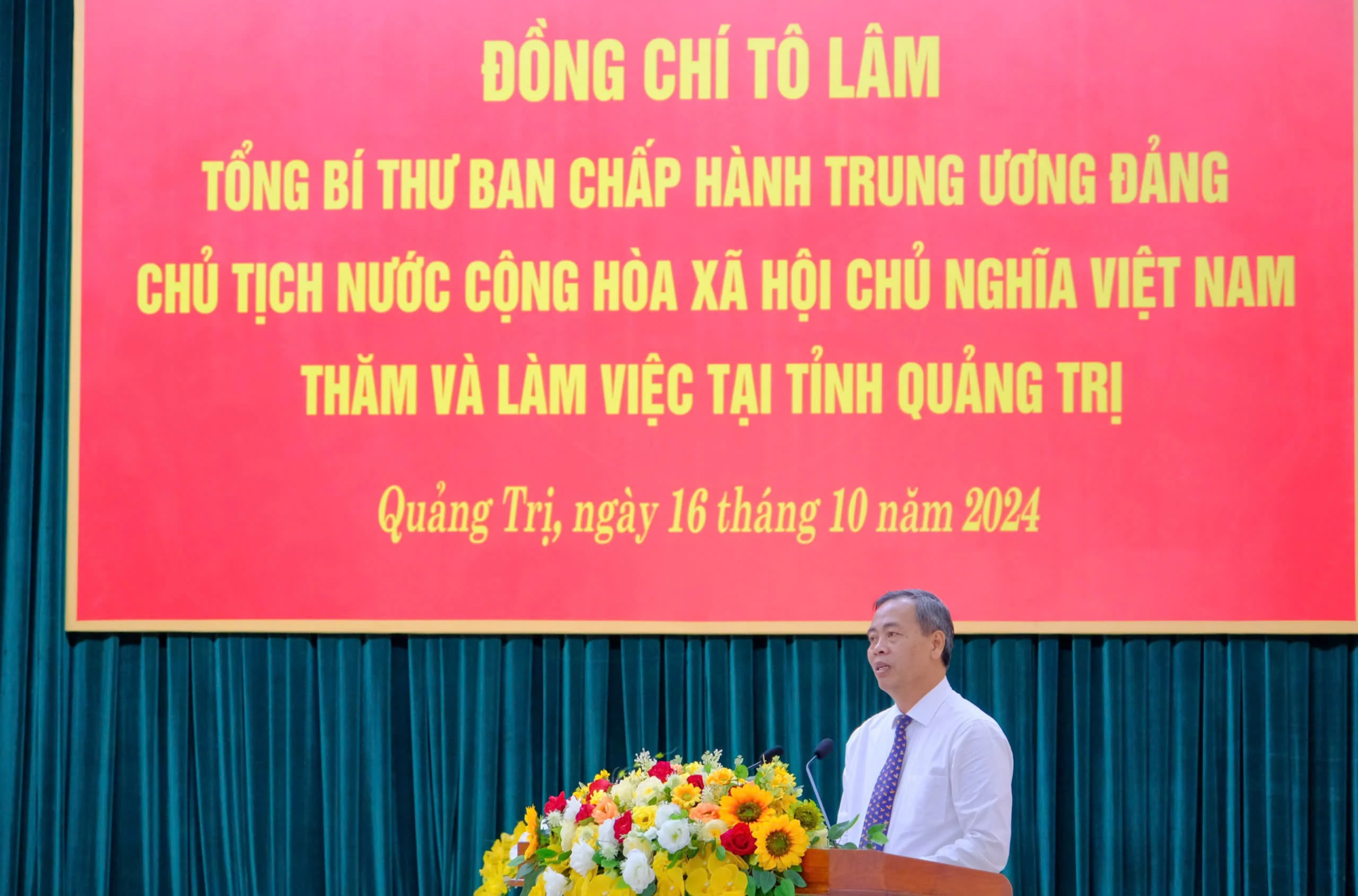 General Secretary To Lam works with Quang Tri’s leaders