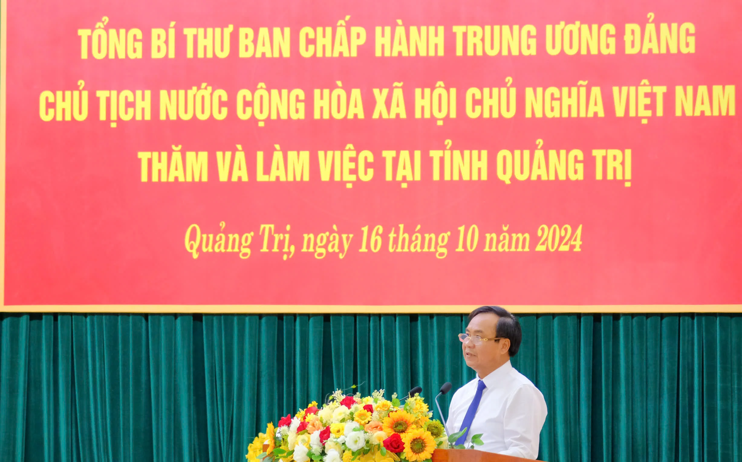 General Secretary To Lam works with Quang Tri’s leaders