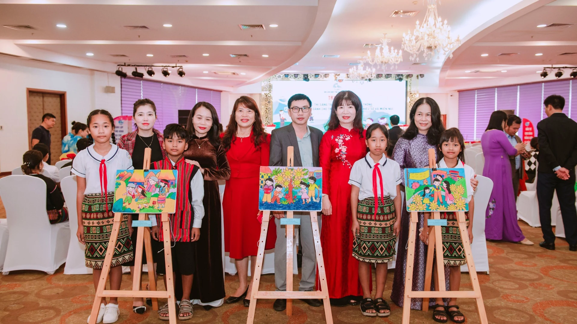 Bước qua khuôn mẫu giới để làm chủ cuộc sống
