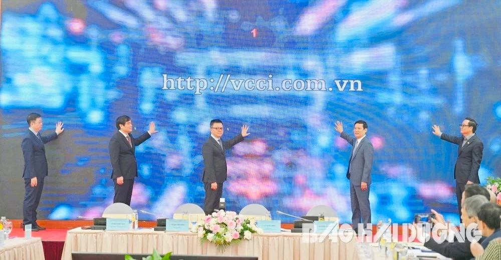 Báo chí và doanh nghiệp đồng hành vì Việt Nam phồn vinh