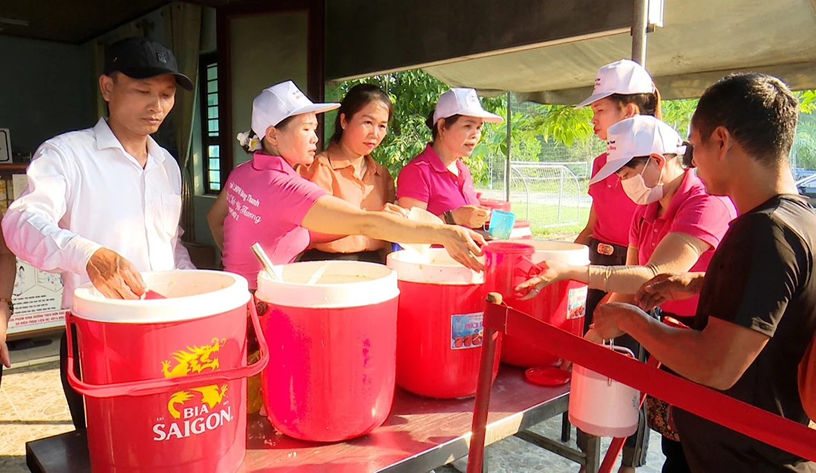 “Giữ lửa” nồi cháo yêu thương cho bệnh nhân nghèo