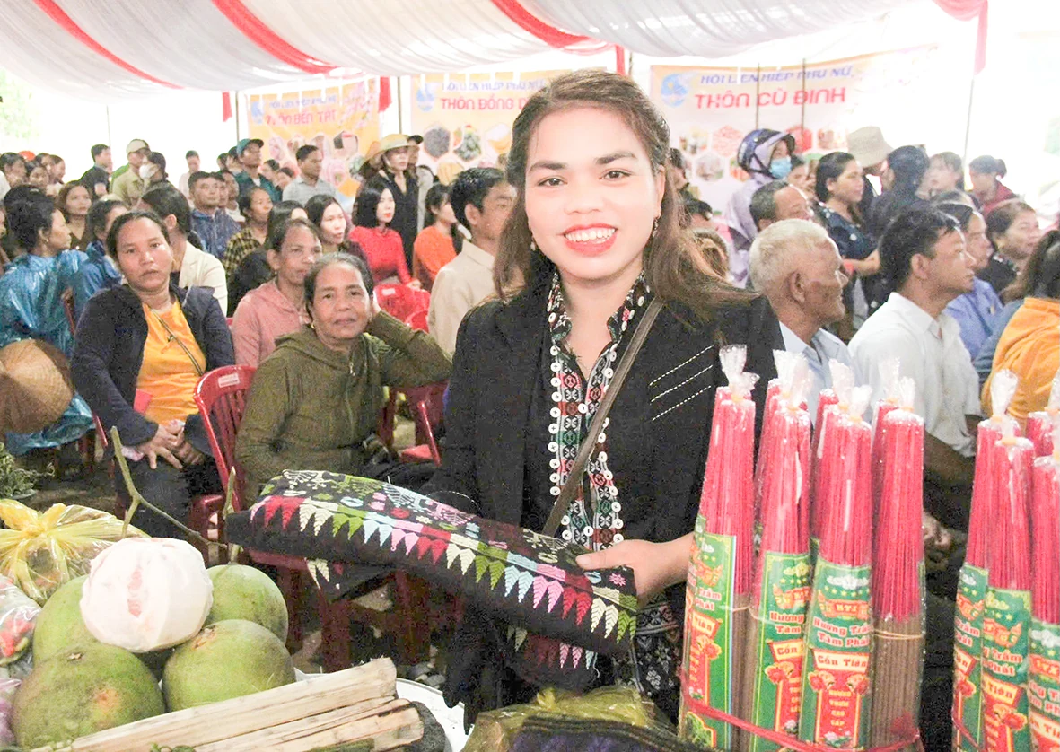 Nữ trưởng thôn năng động, nhiệt huyết ở Ba De