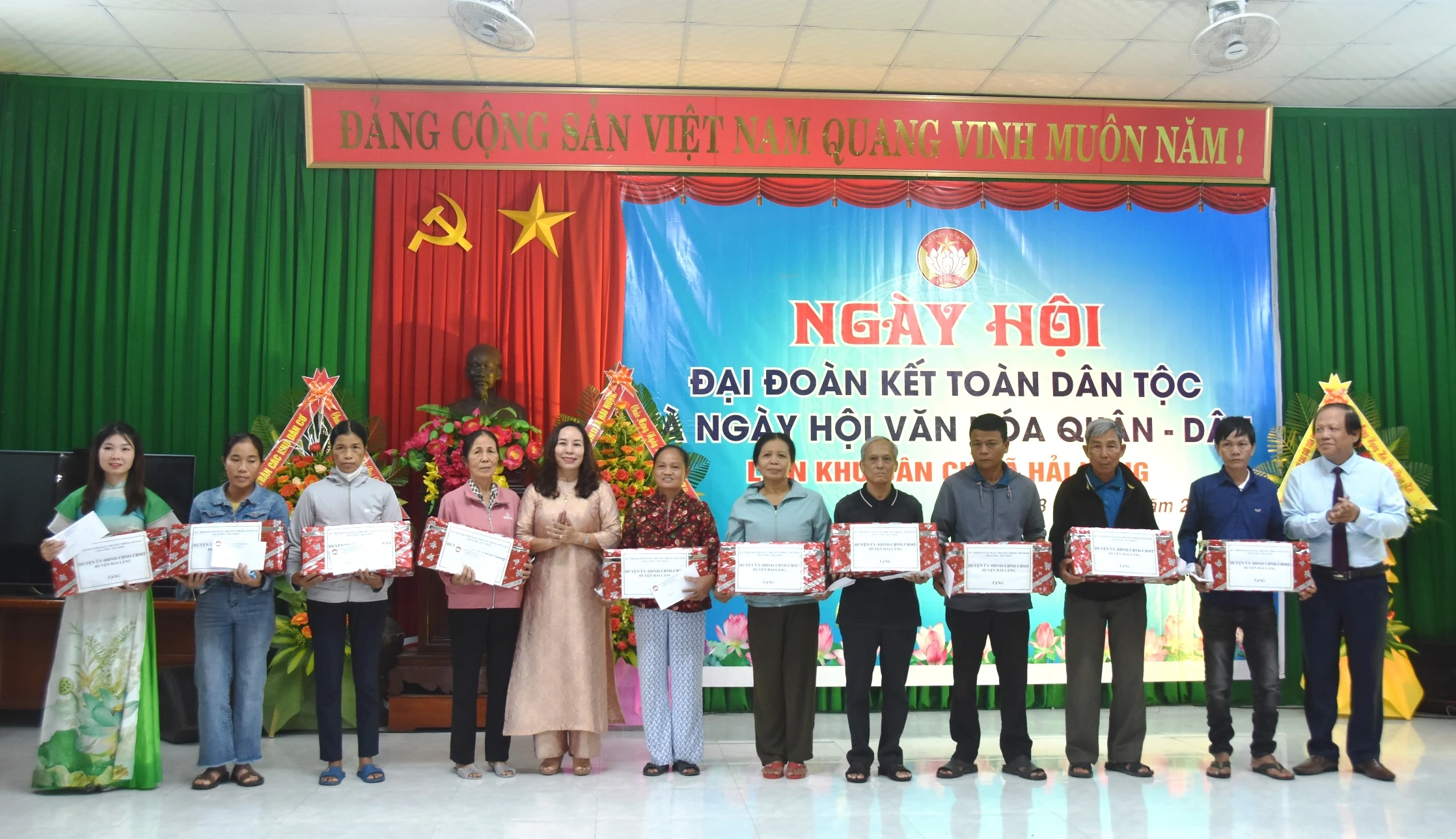 Ngày hội đại đoàn kết toàn dân tộc và Ngày hội văn hóa quân - dân Liên khu dân cư xã Hải Hưng