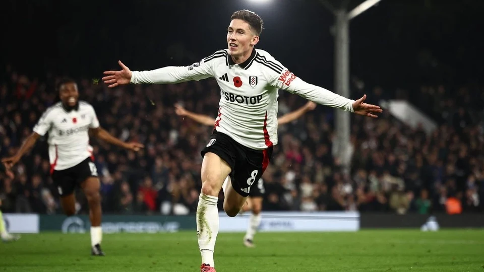 Màn lội ngược dòng điên rồ ở Premier League