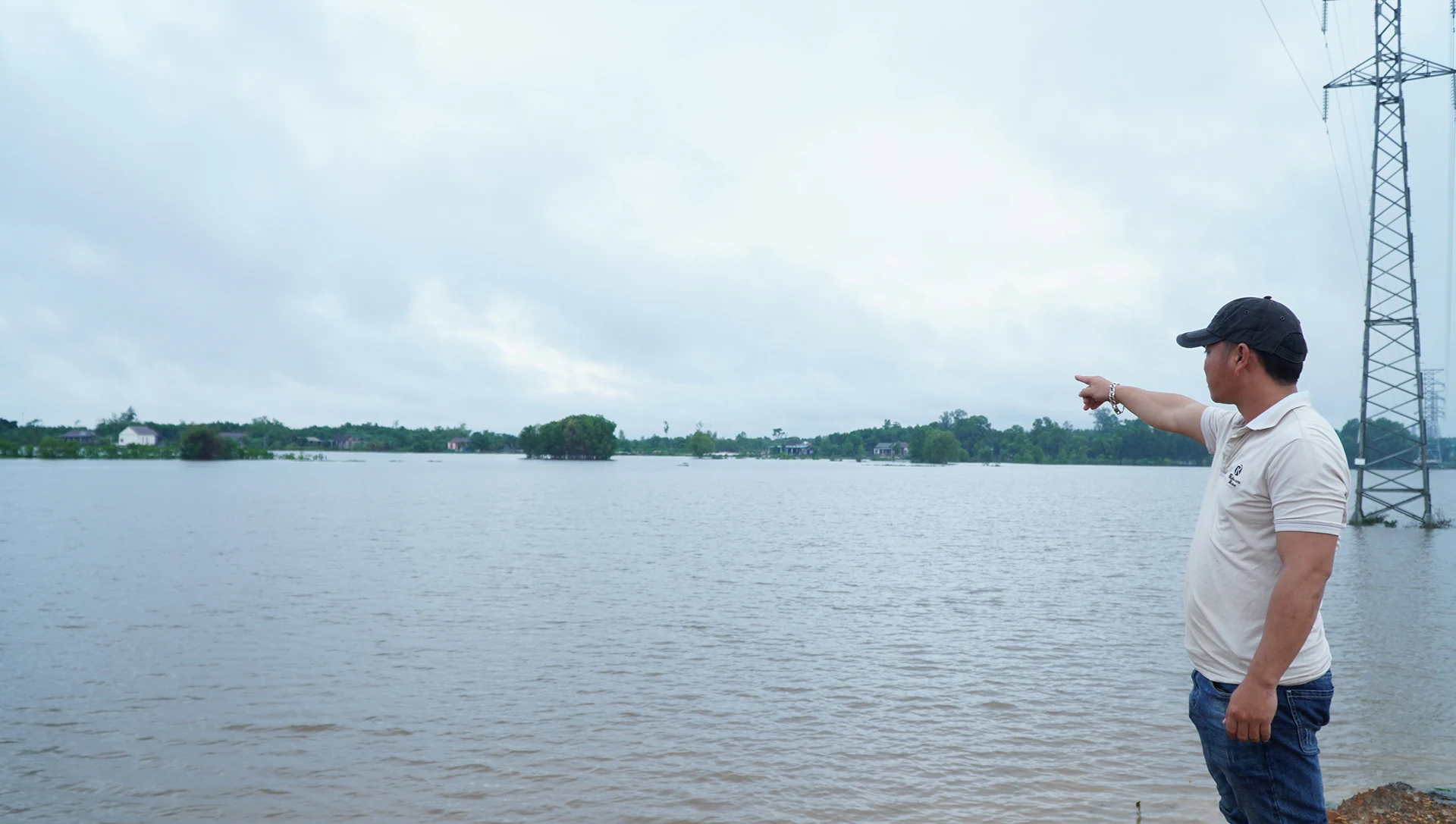 Cuộc sống người dân ảnh hưởng vì ngập úng do thi công đường tránh phía Đông TP. Đông Hà