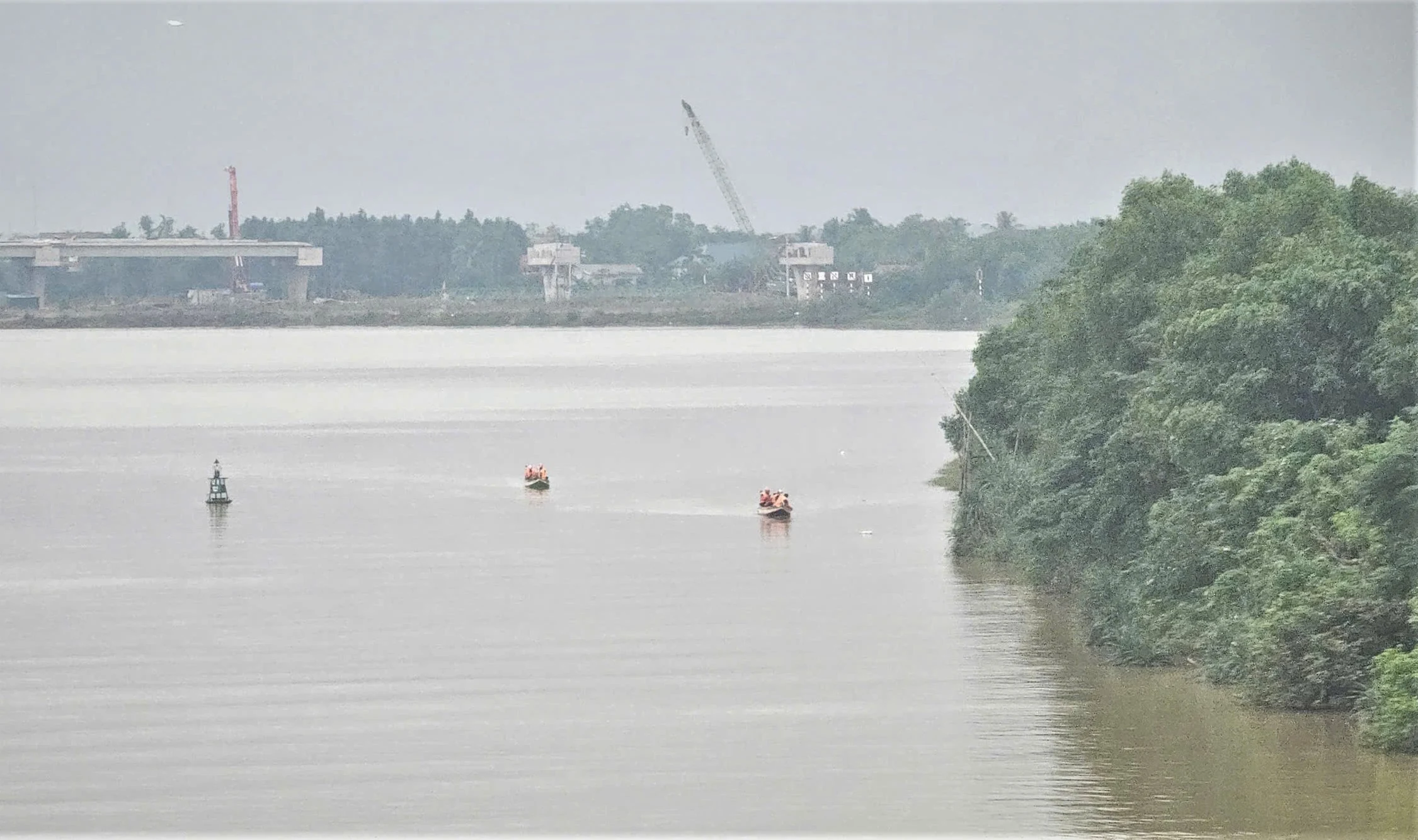 Tìm thấy thi thể người phụ nữ nhảy cầu Đại Lộc