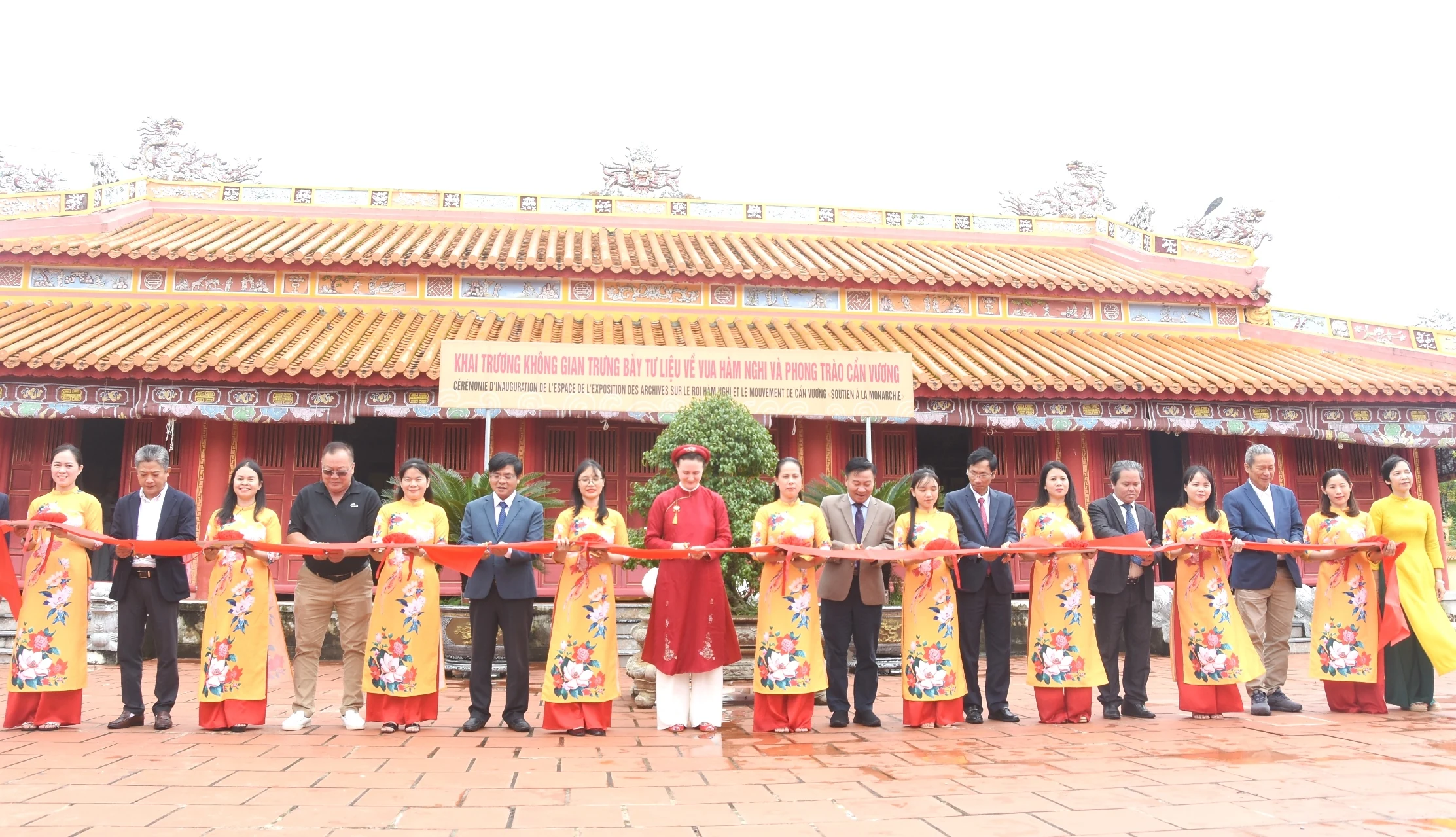 Exploring the life of King Ham Nghi: book and exhibition launched