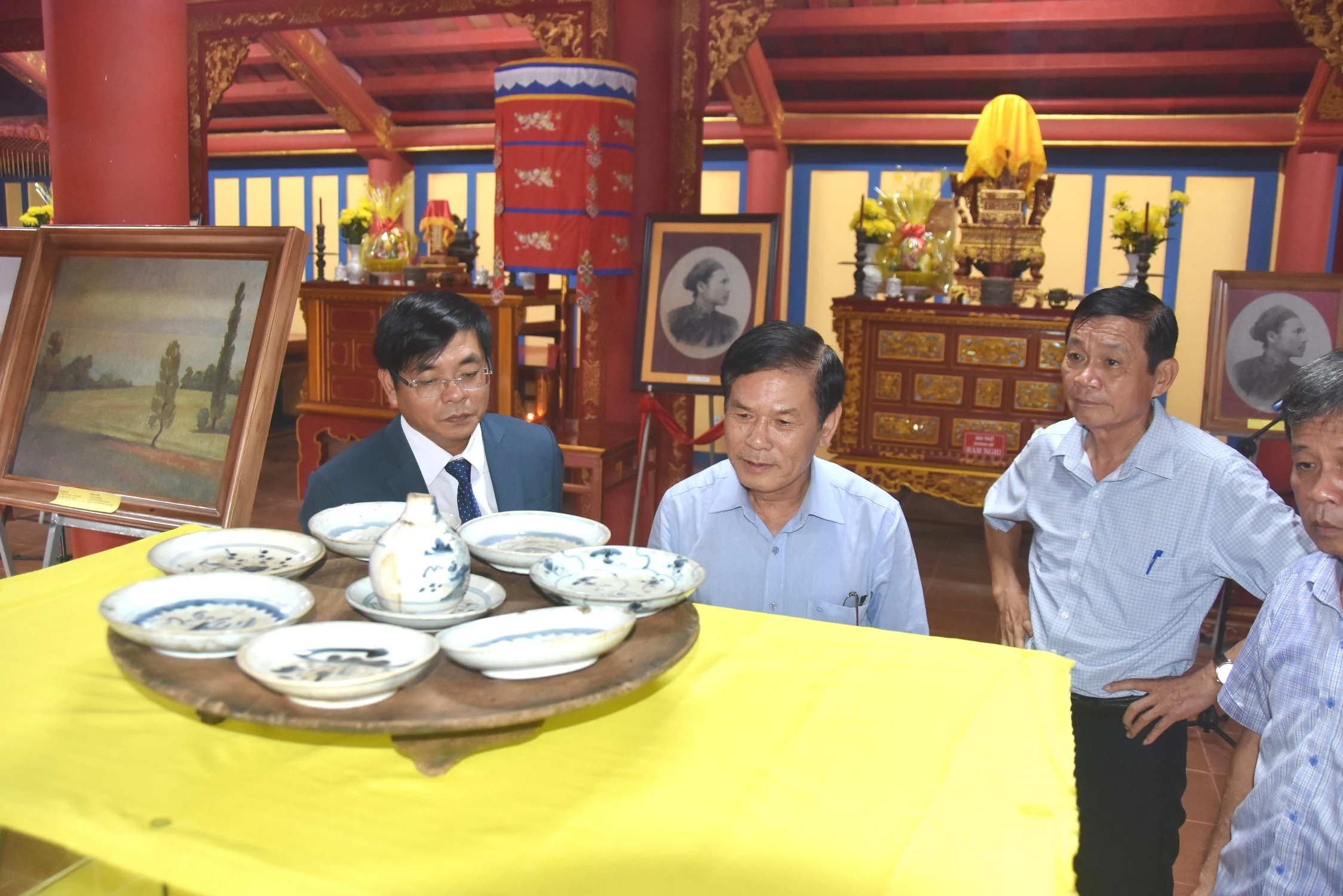 Exploring the life of King Ham Nghi: book and exhibition launched
