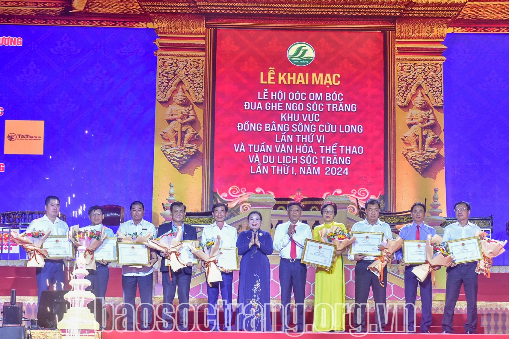 “Bảo tồn và phát huy bản sắc văn hóa các dân tộc, hội nhập và phát triển”