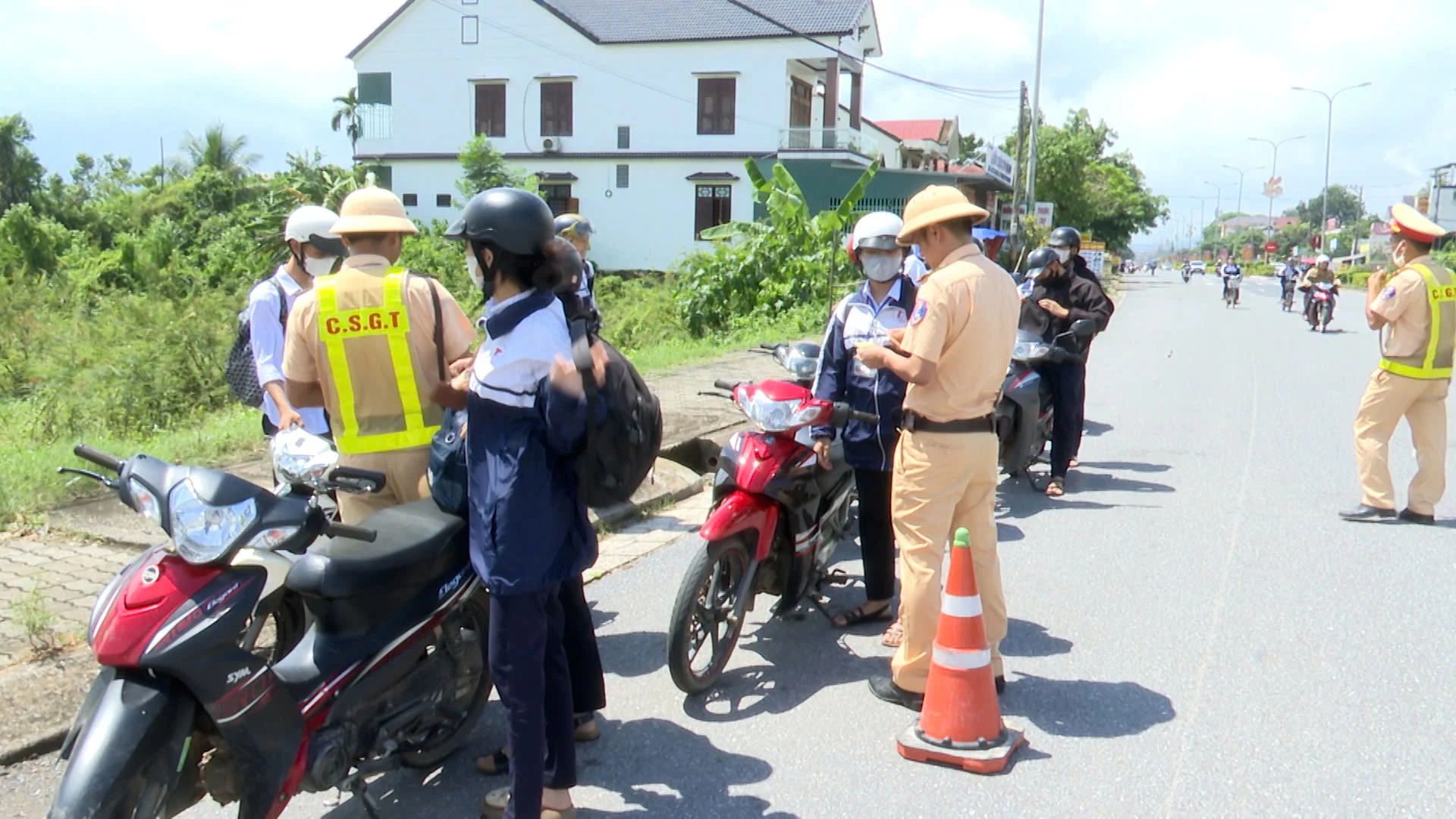 Xử lý hơn 700 trường hợp vi phạm Luật Giao thông đường bộ liên quan đến học sinh