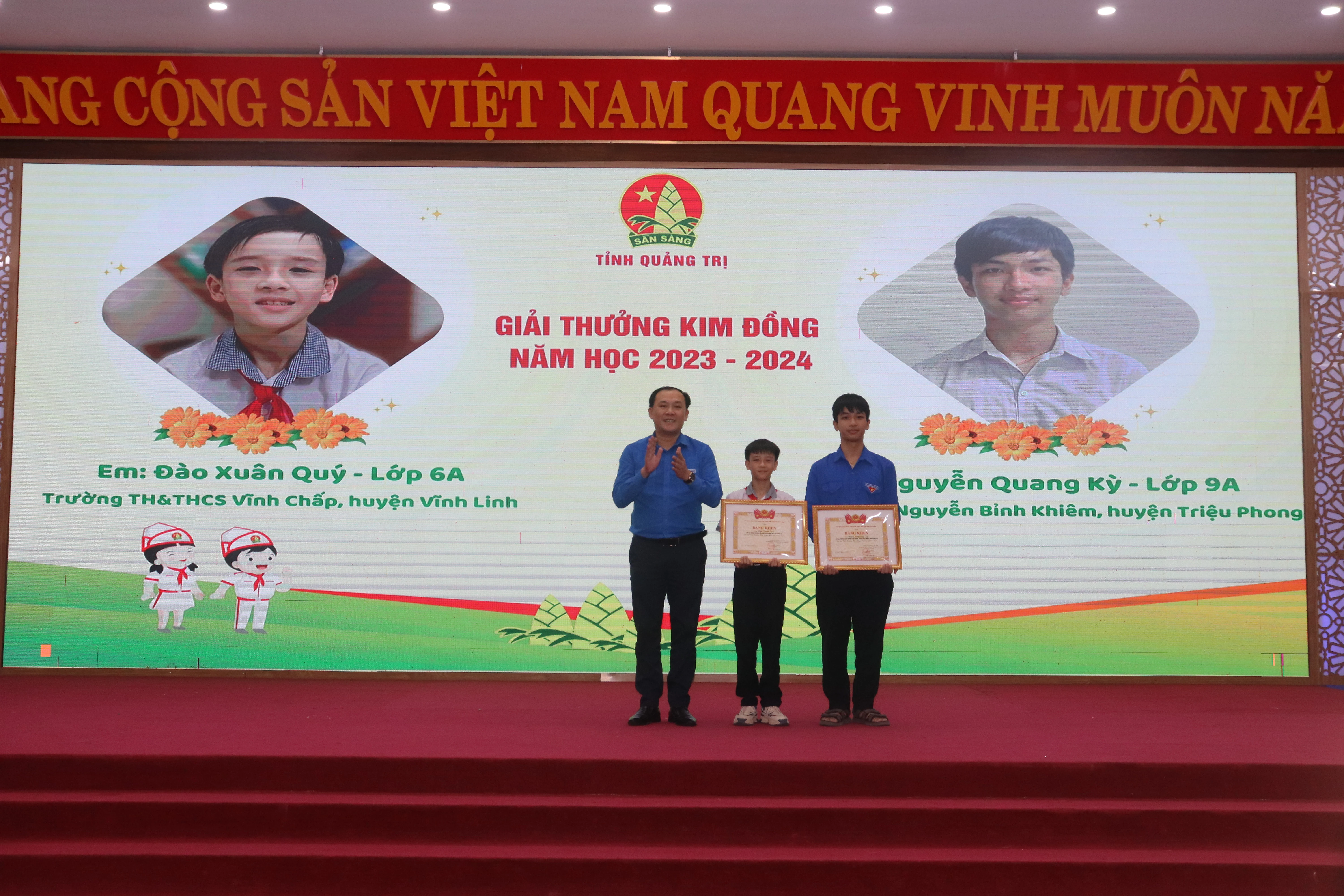 Khi thầy giáo là học sinh lớp 7