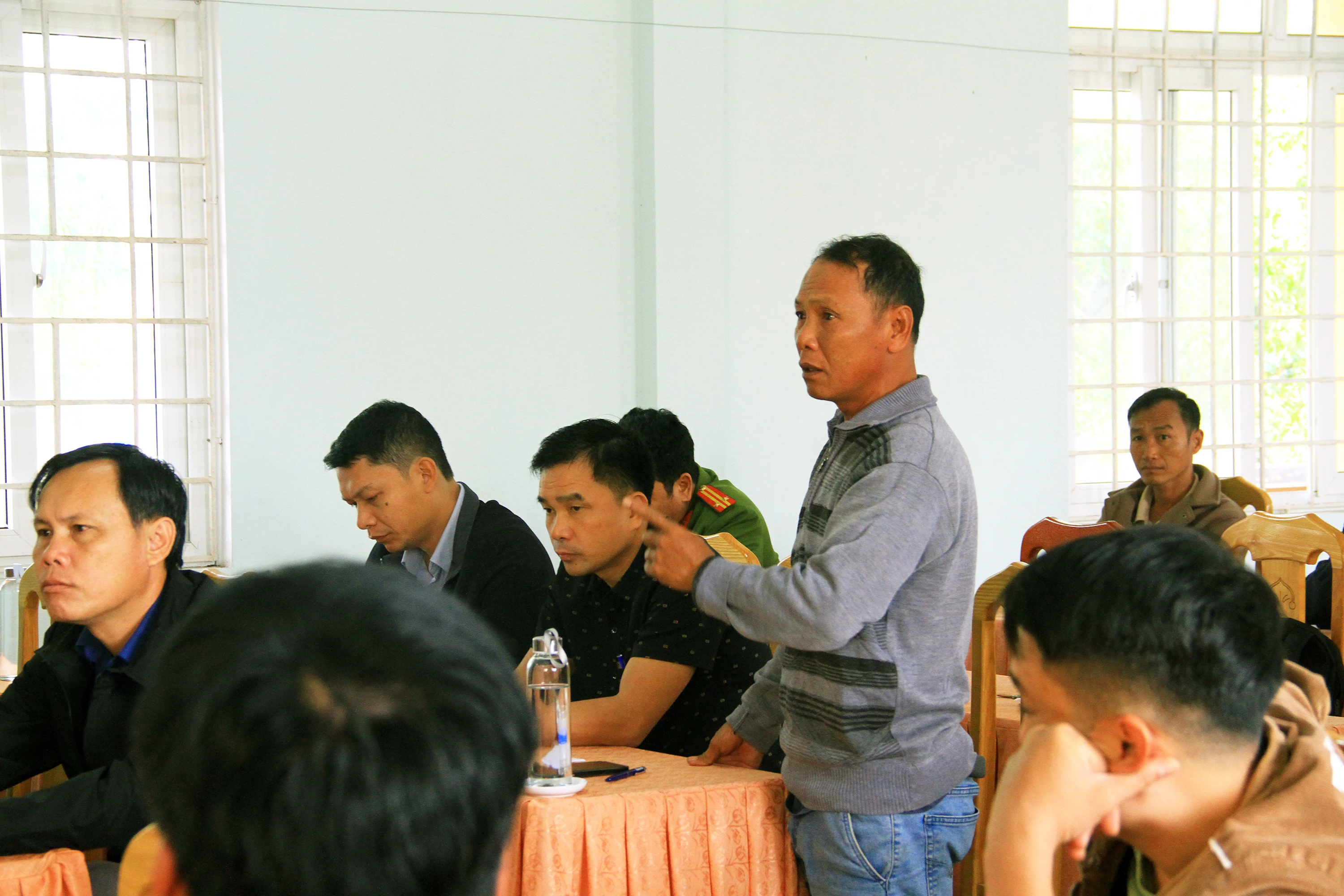 Người dân ngăn cản thi công cảng cá Nam Cửa Việt do chậm được bồi thường