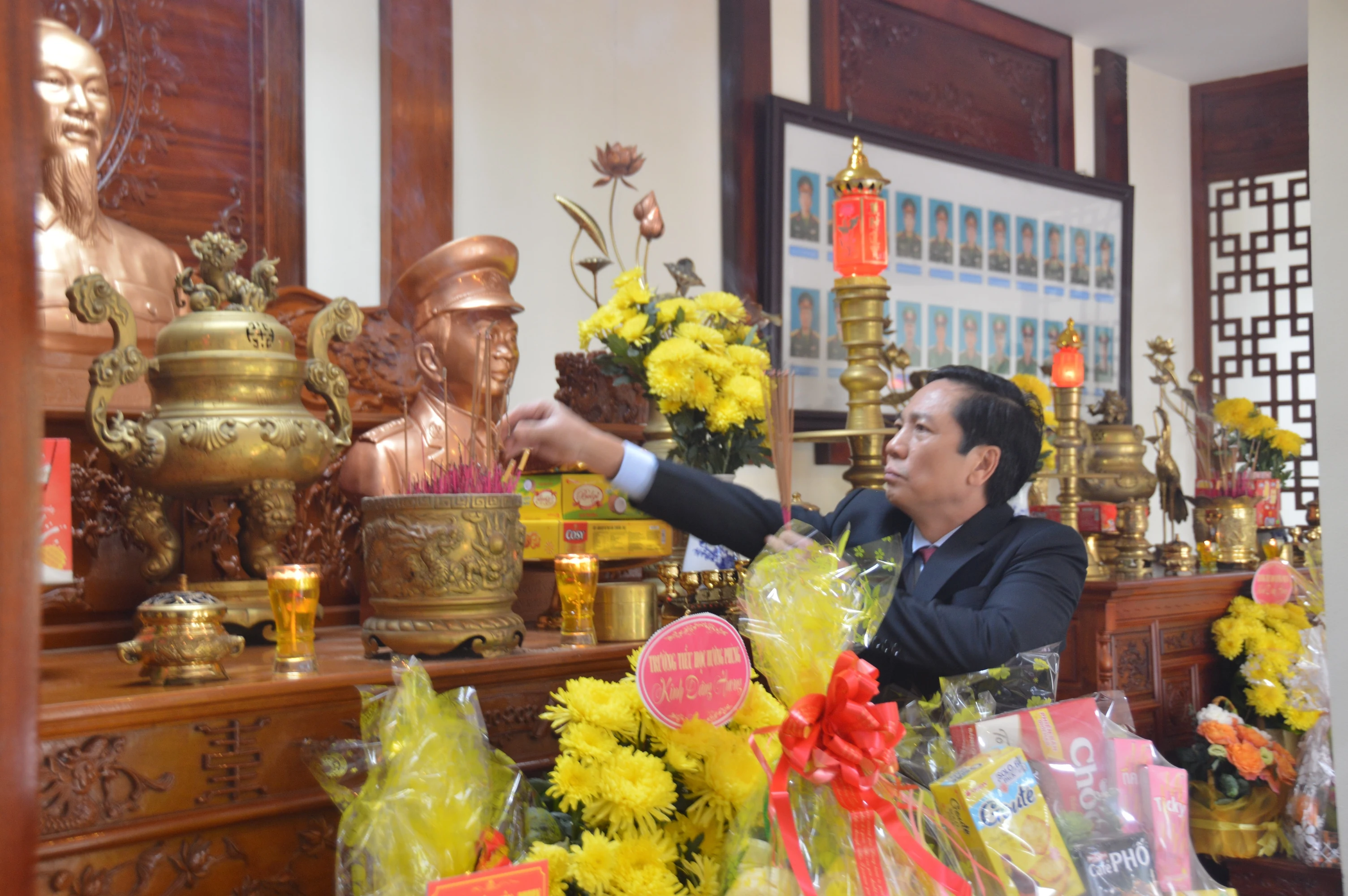 Phó Chủ tịch UBND tỉnh Hoàng Nam thăm các đơn vị quân đội nhân Ngày thành lập Quân đội nhân dân Việt Nam