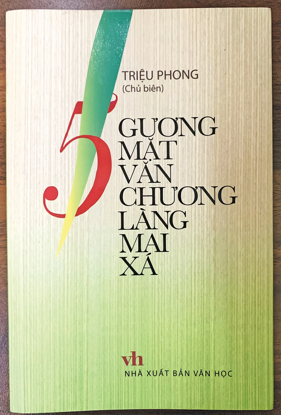 Châu La Việt, ân tình với đất mẹ
