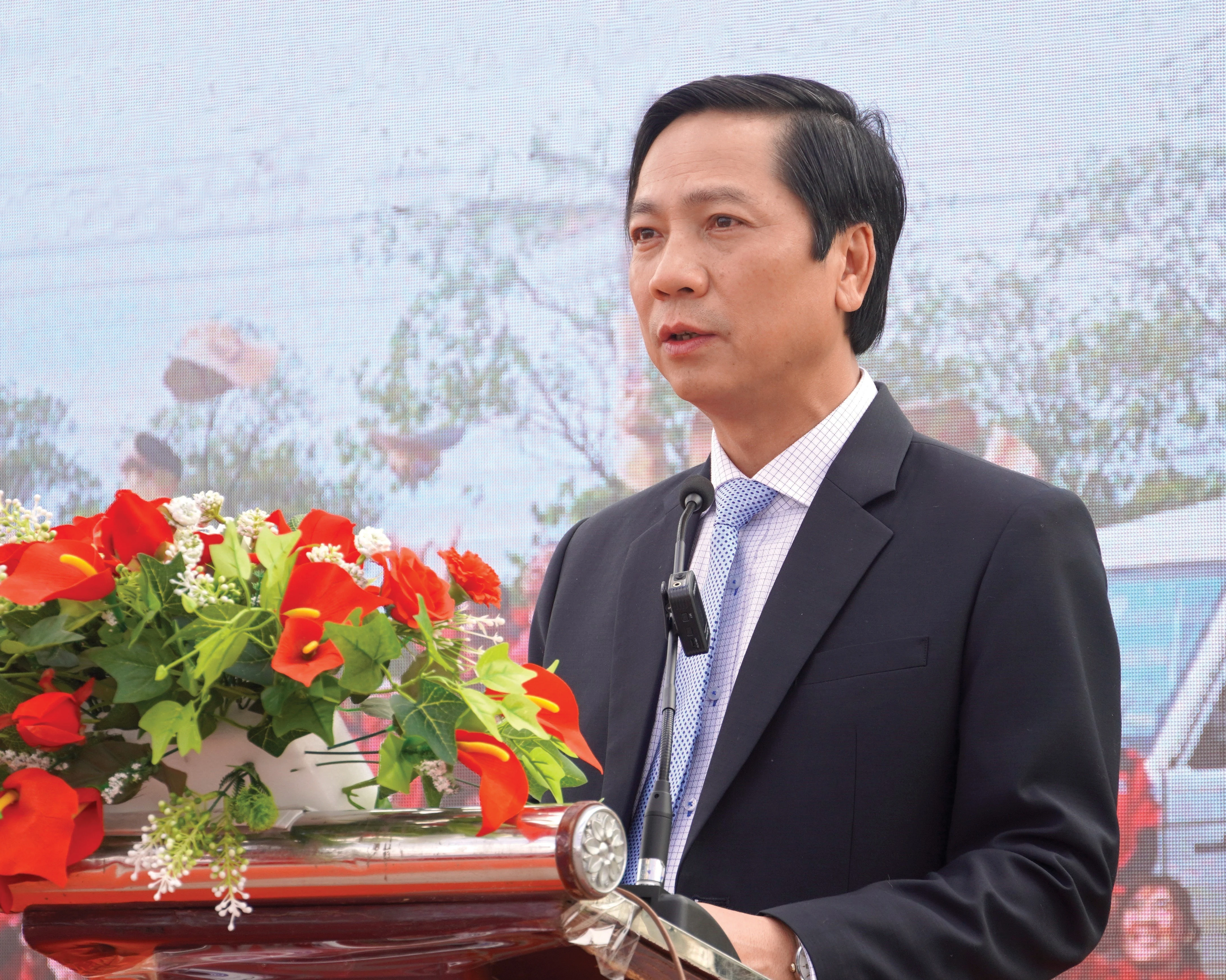 Đa dạng hóa nguồn lực để sớm hoàn thành chương trình xóa nhà tạm, nhà dột nát cho hộ nghèo