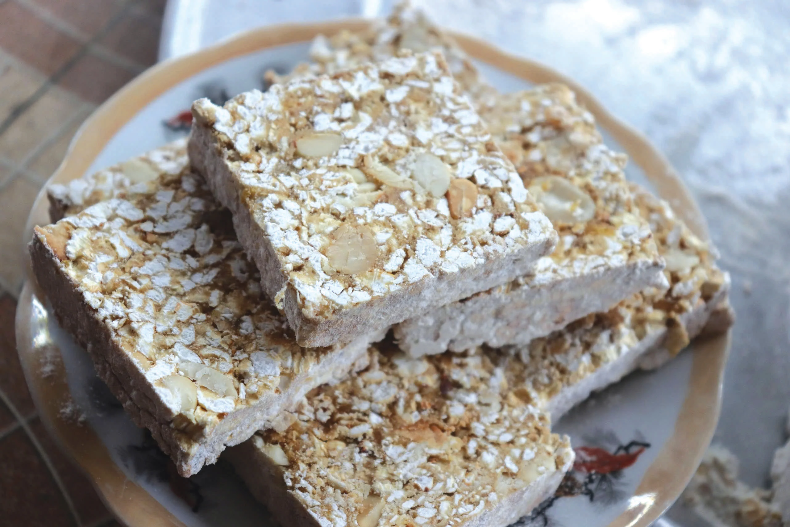 Rộn ràng làm mứt, bánh đón Tết