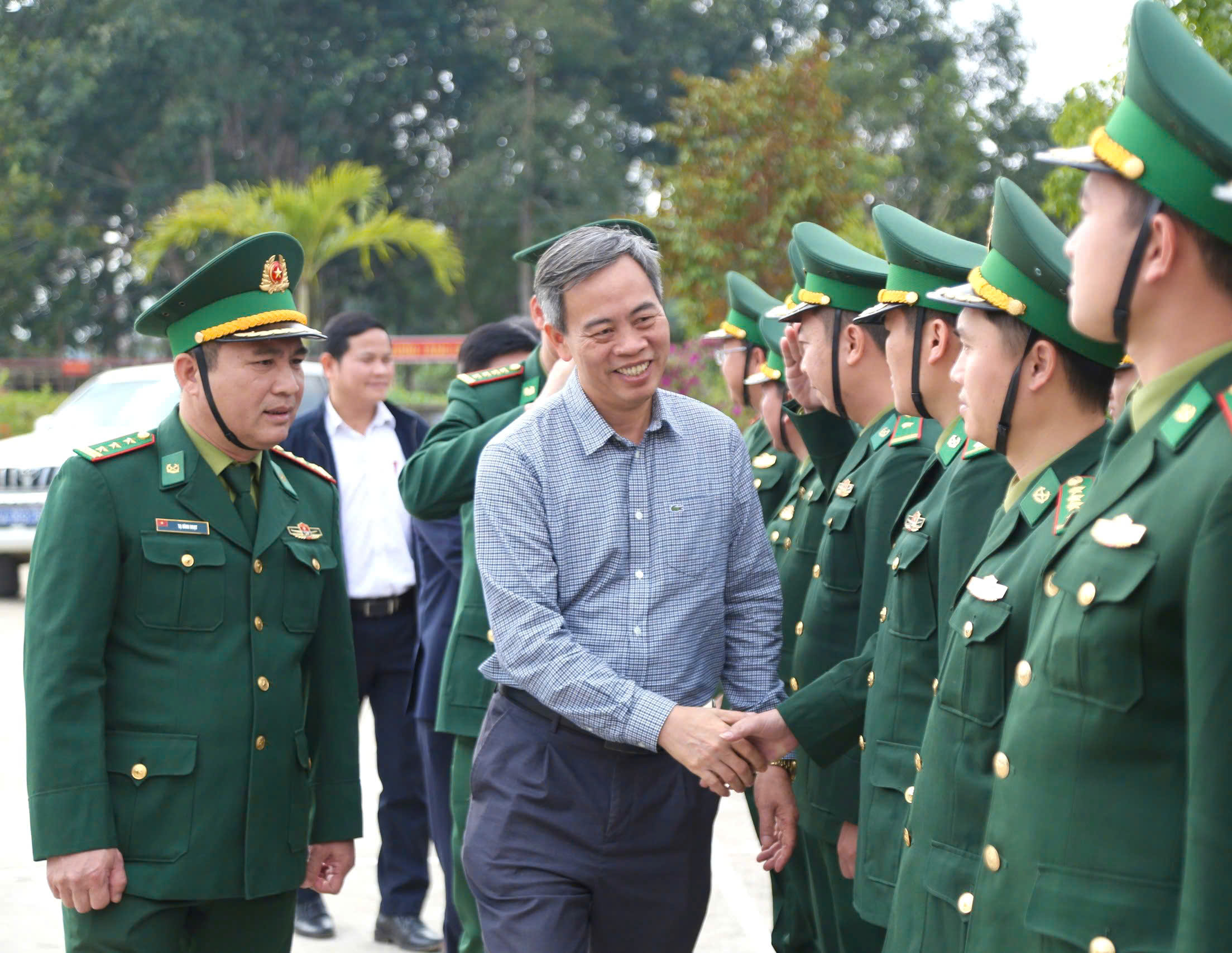 Phó Bí thư Thường trực Tỉnh ủy, Chủ tịch HĐND tỉnh Nguyễn Đăng Quang thăm, chúc Tết các đơn vị lực lượng vũ trang tuyến biên giới