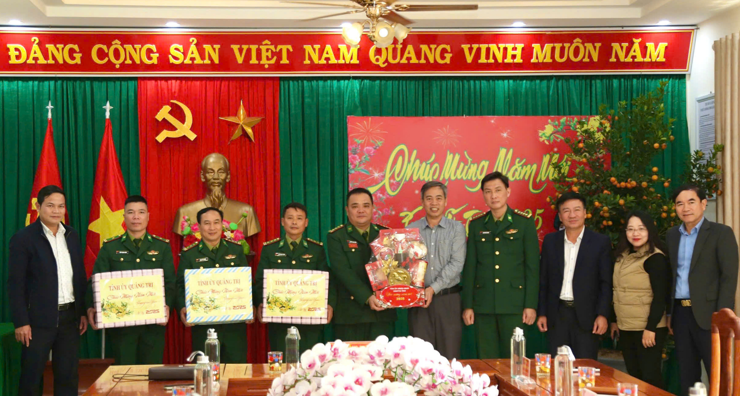 Phó Bí thư Thường trực Tỉnh ủy, Chủ tịch HĐND tỉnh Nguyễn Đăng Quang thăm, chúc Tết các đơn vị lực lượng vũ trang tuyến biên giới