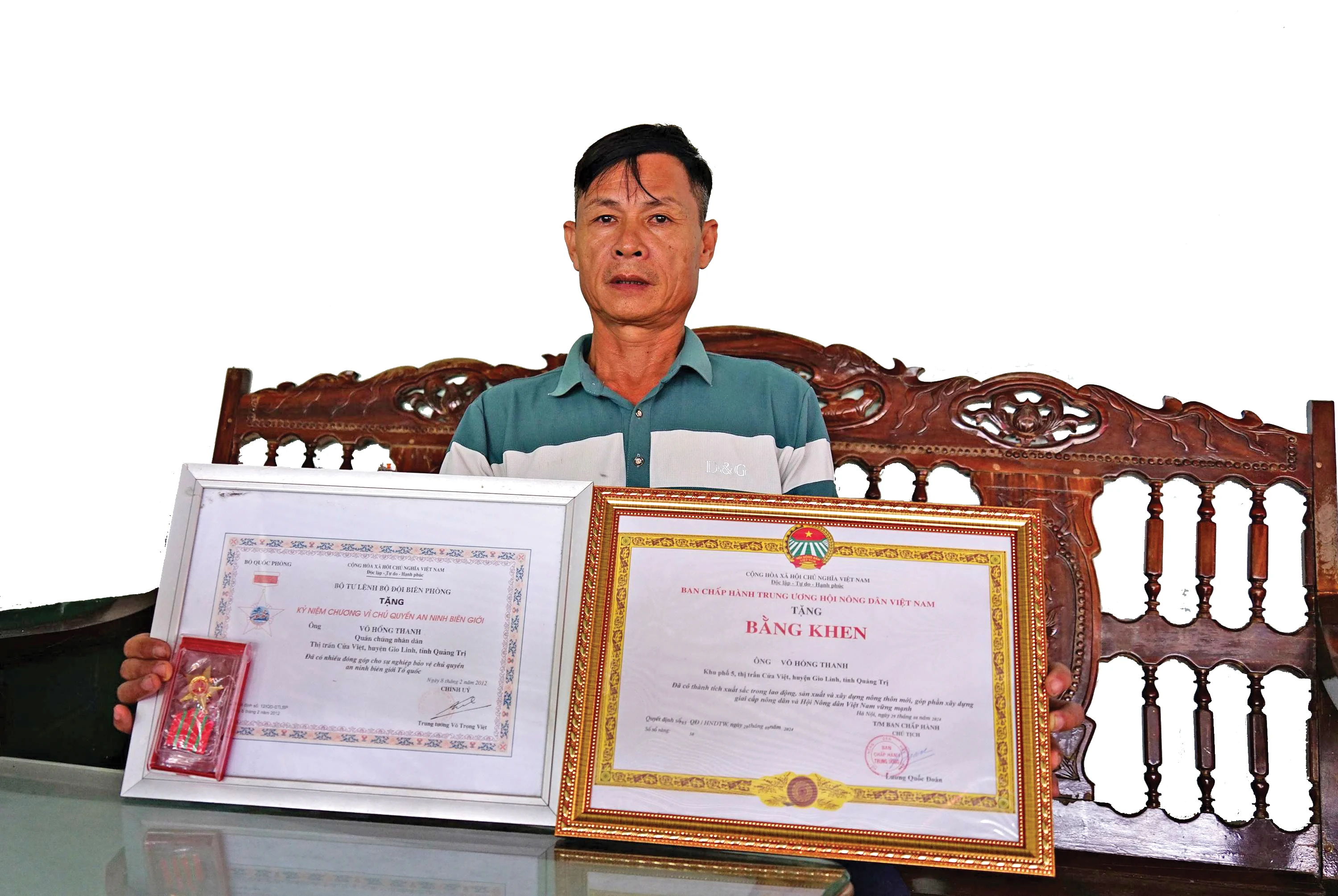 Lão ngư nặng lòng với biển